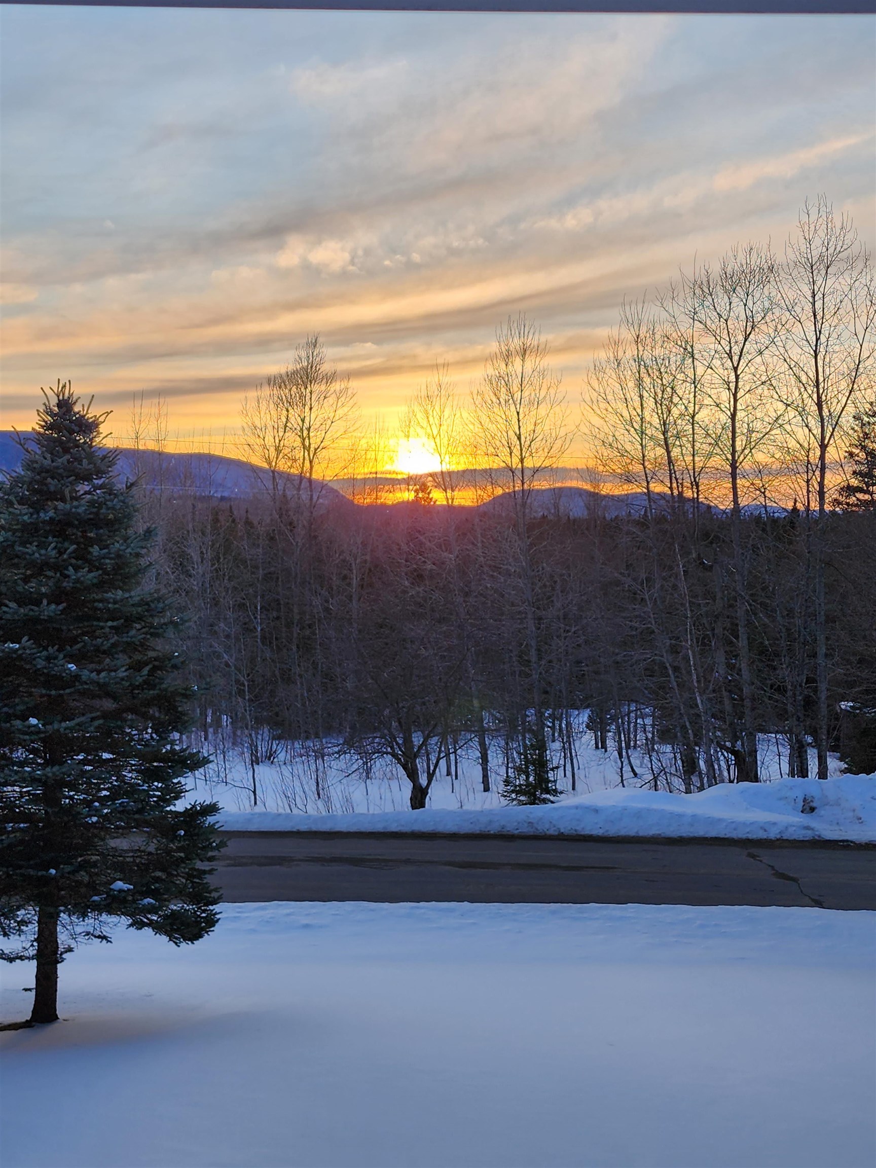 475 Bungy Rd, Columbia, NH 03576