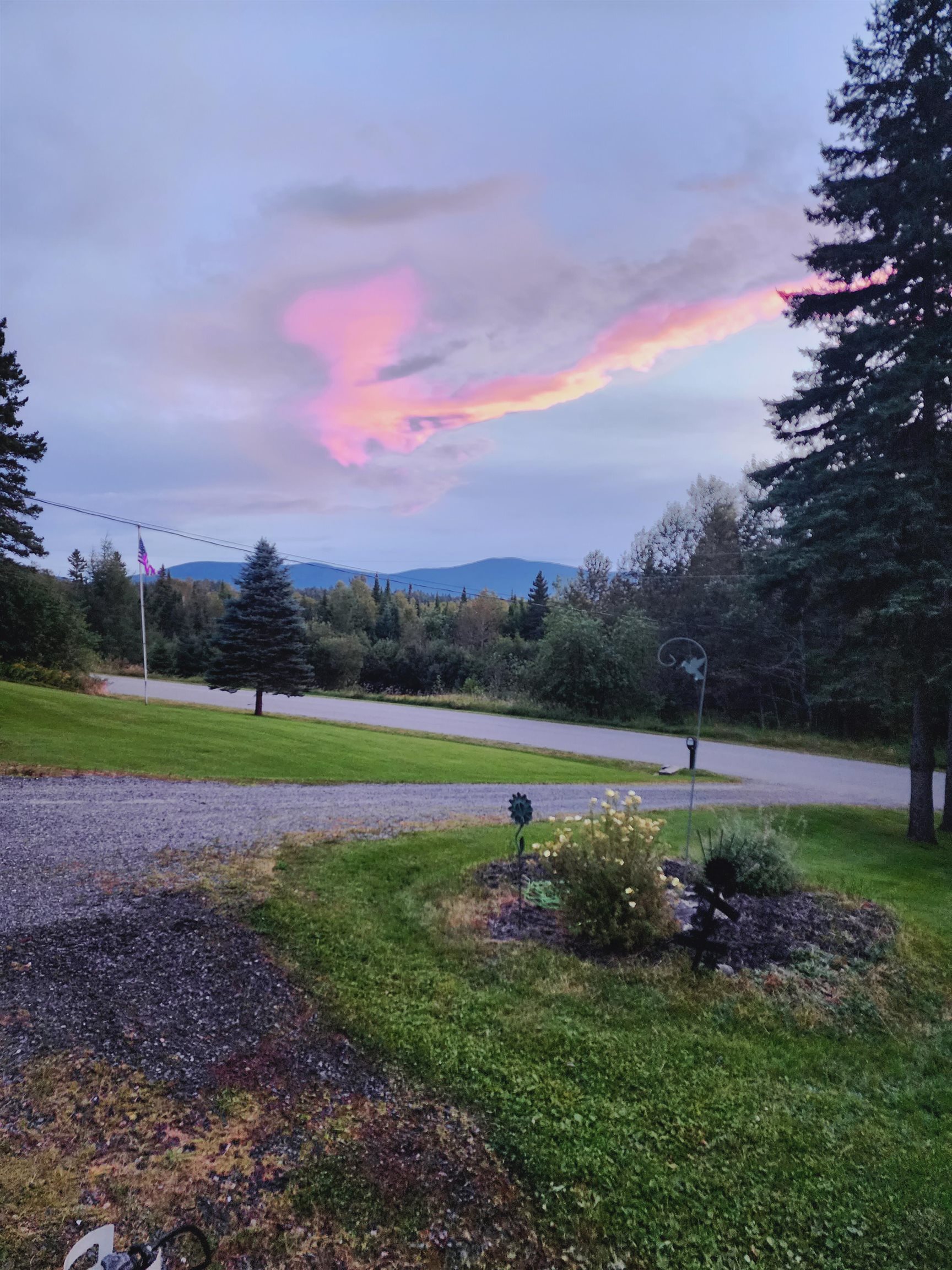 475 Bungy Rd, Columbia, NH 03576