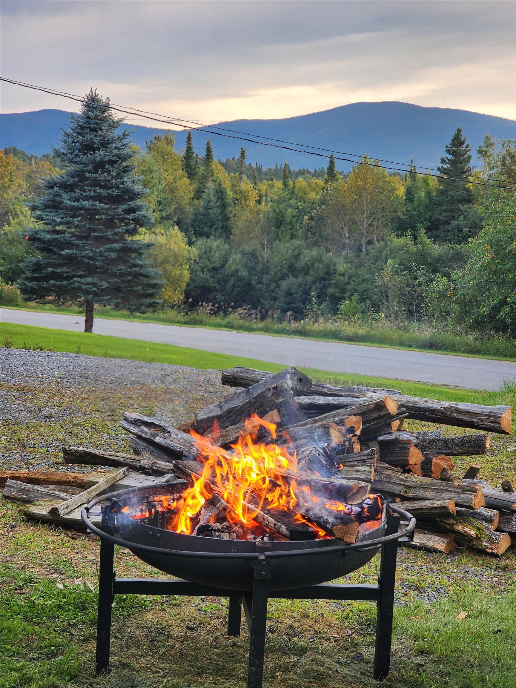 475 Bungy Rd, Columbia, NH 03576