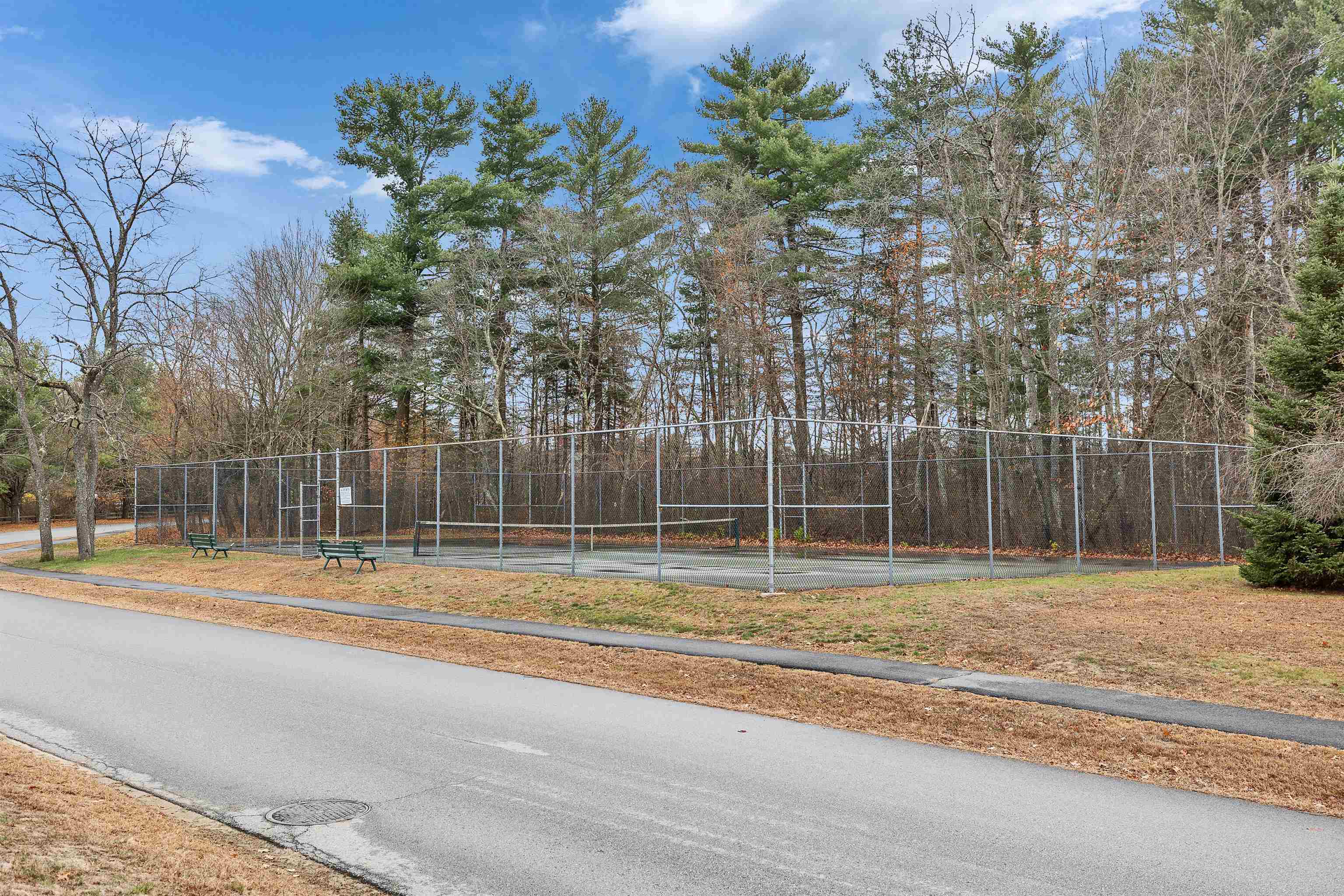 8 Ne Village Rd, Concord, NH 03301