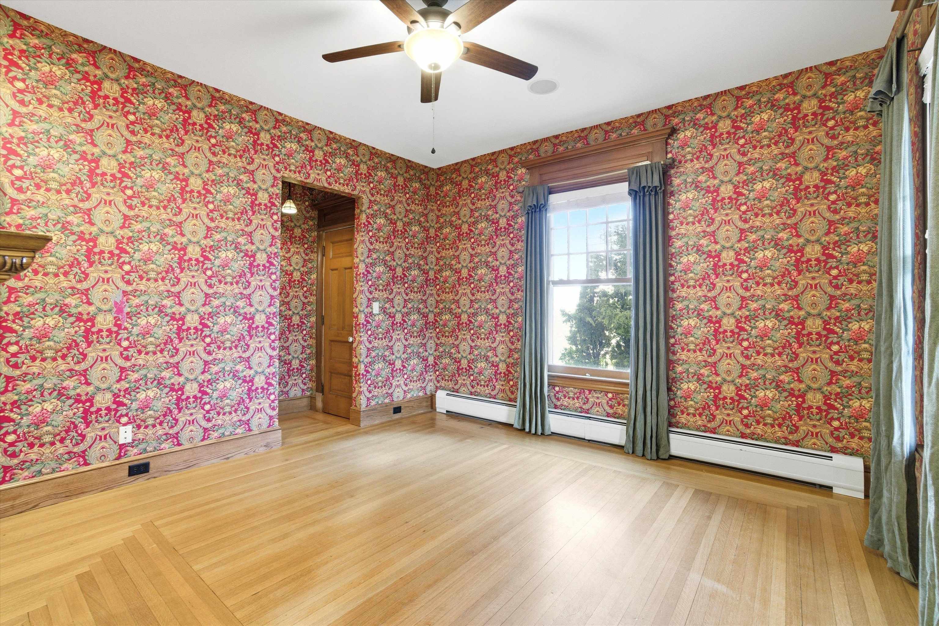 631 Lake Ave, Manchester, NH 03103