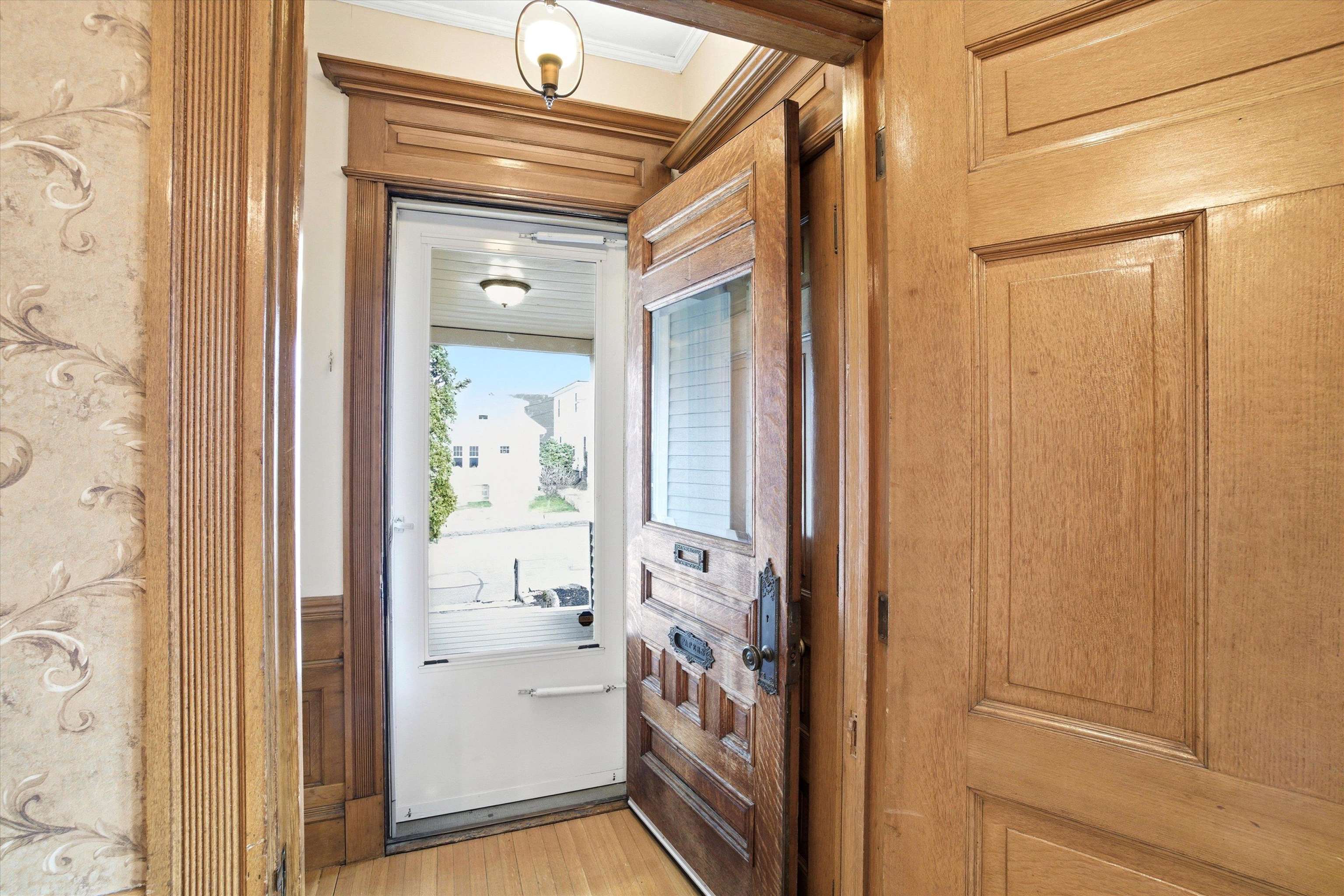 631 Lake Ave, Manchester, NH 03103