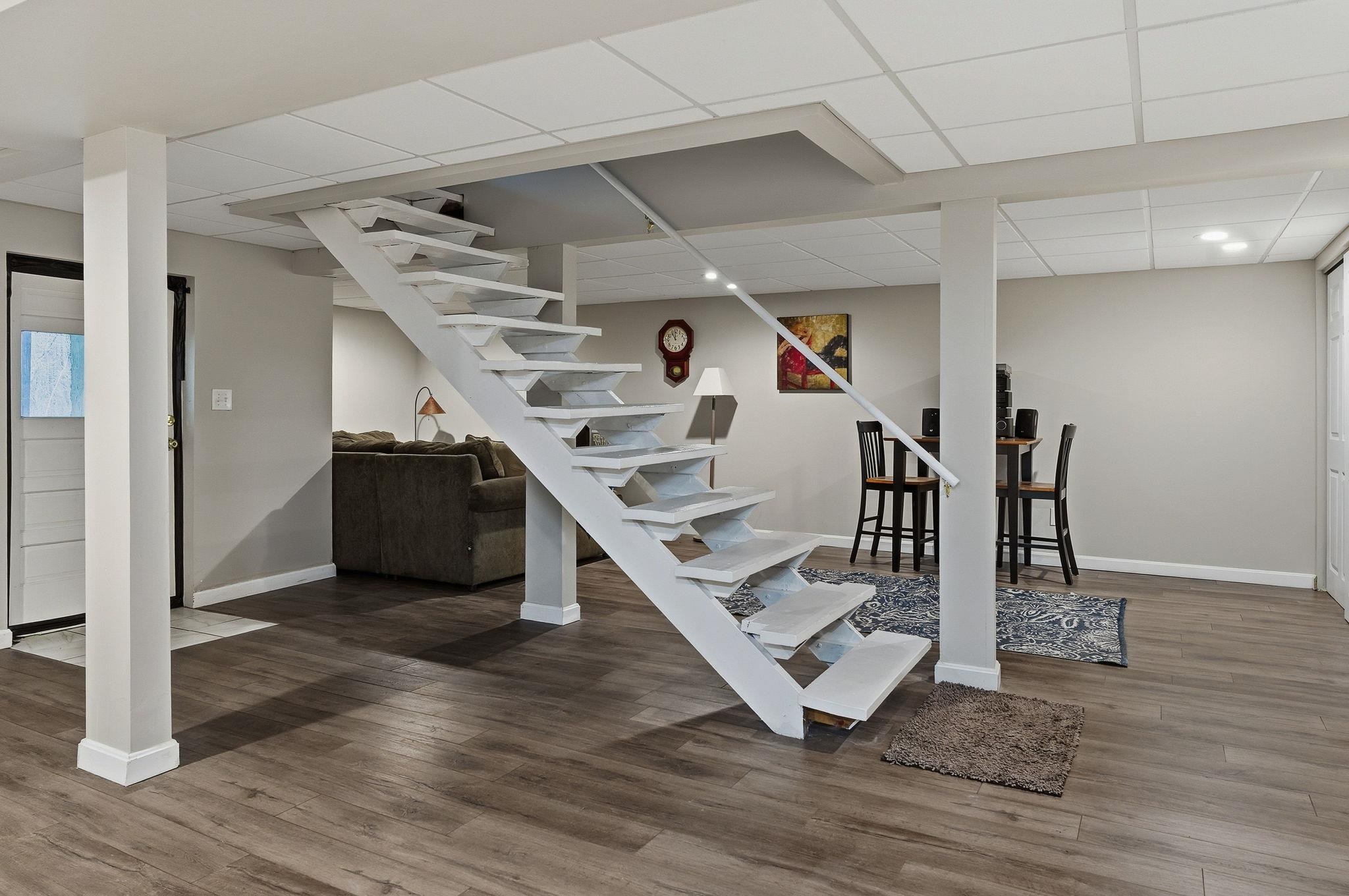 74 Speare Rd, Hudson, NH 03051