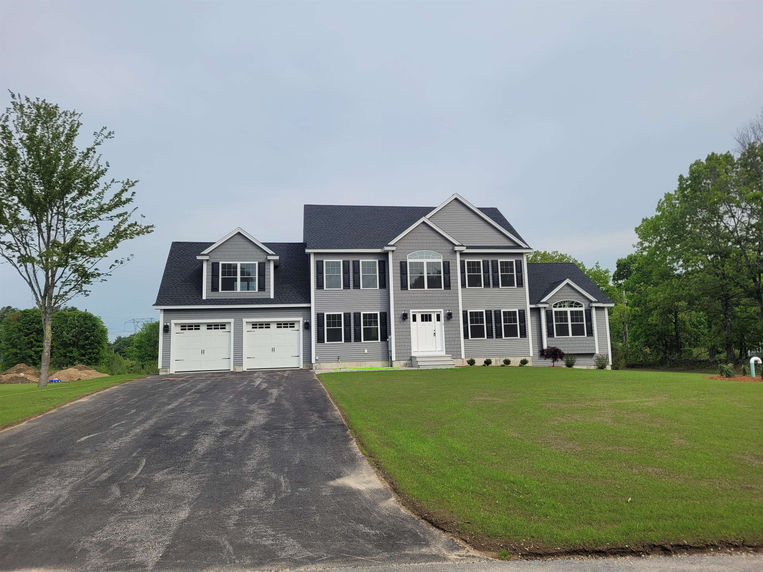 4 Haystack Cir, Pelham, NH 03076