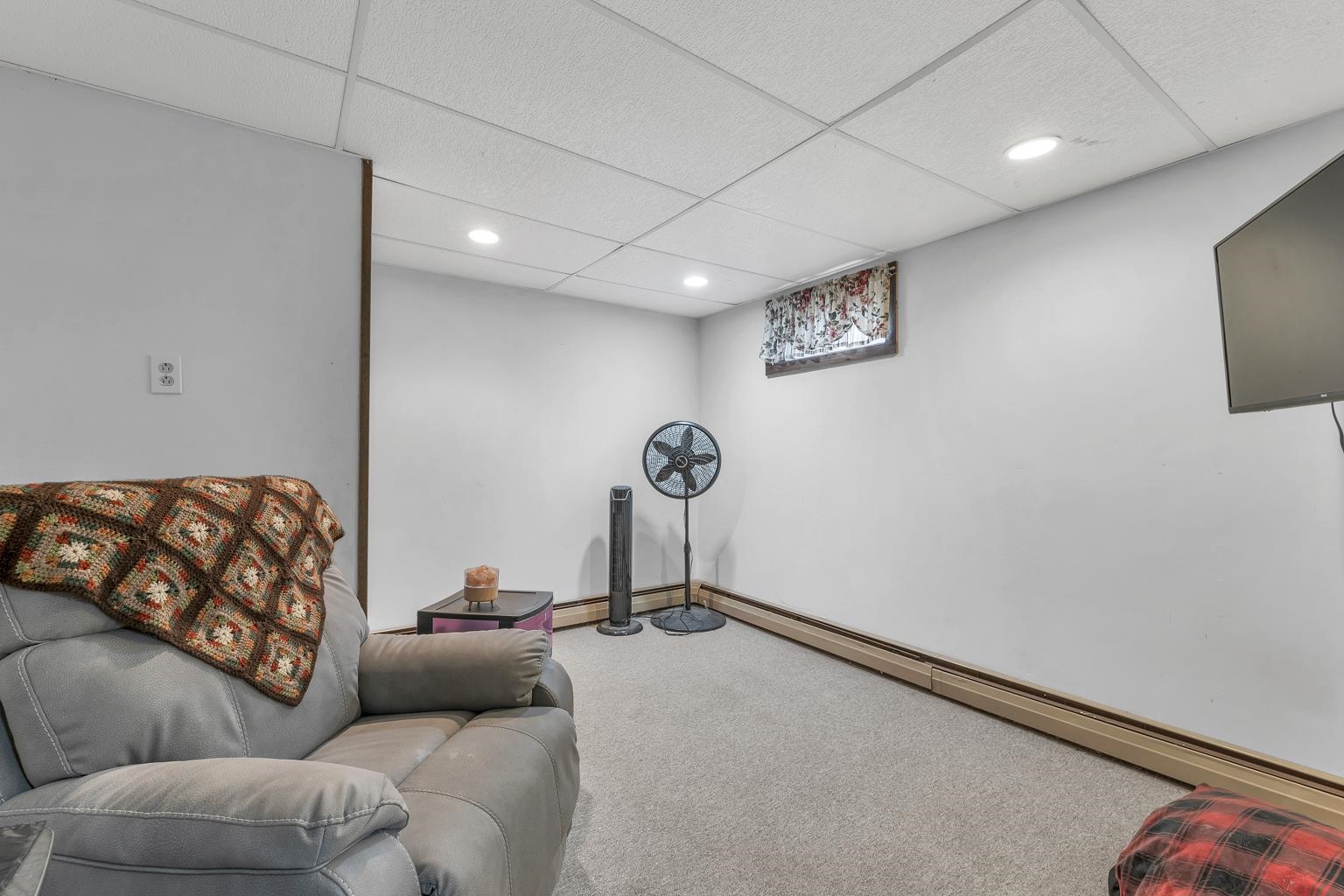 106 Fairview Ave, Conway, NH 03818