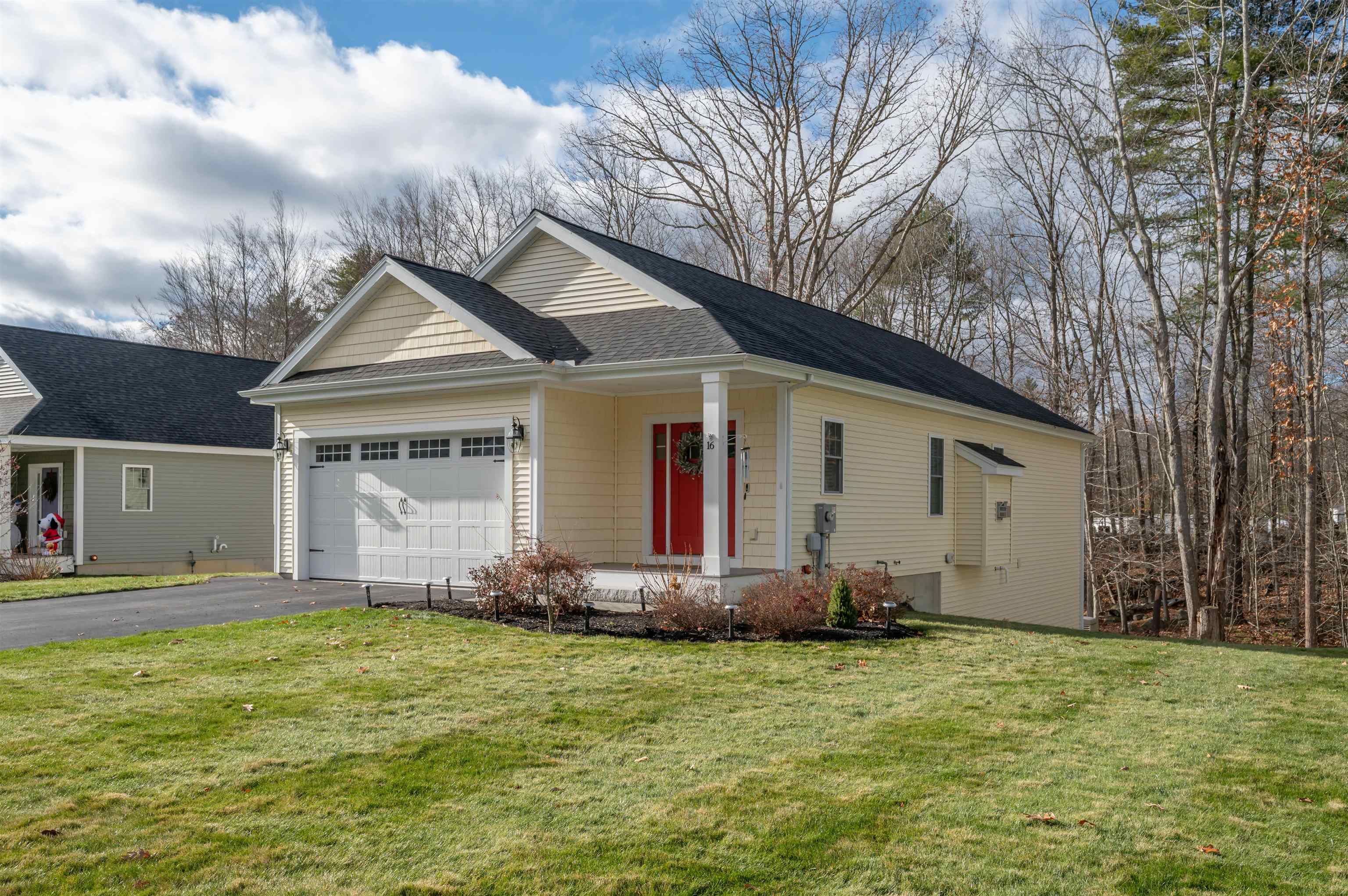 MLS 5070907: 16 Currier Lane, Fremont NH