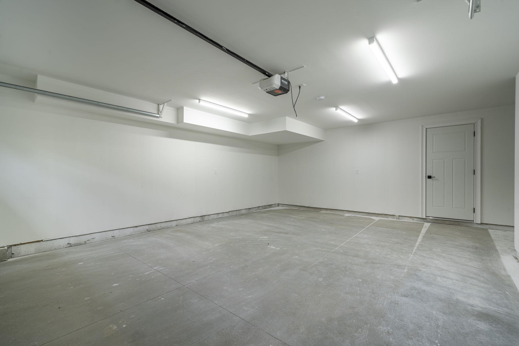 14 B Mohawk Dr, Londonderry, NH 03053