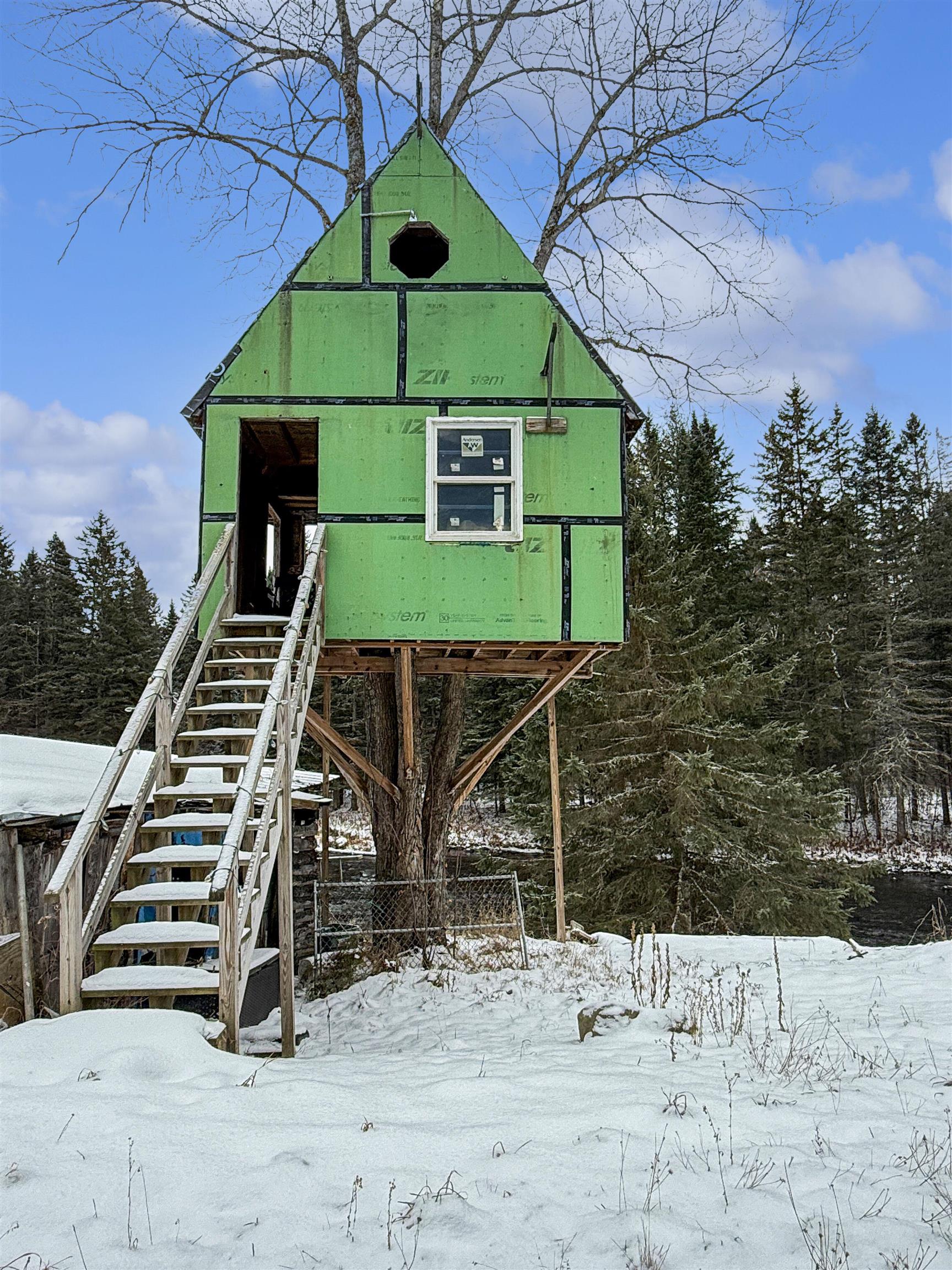 1298 South Main St, Pittsburg, NH 03592