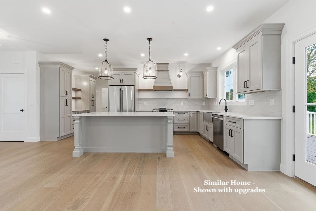 10 Mcdermott Rd, Hampton, NH 03842