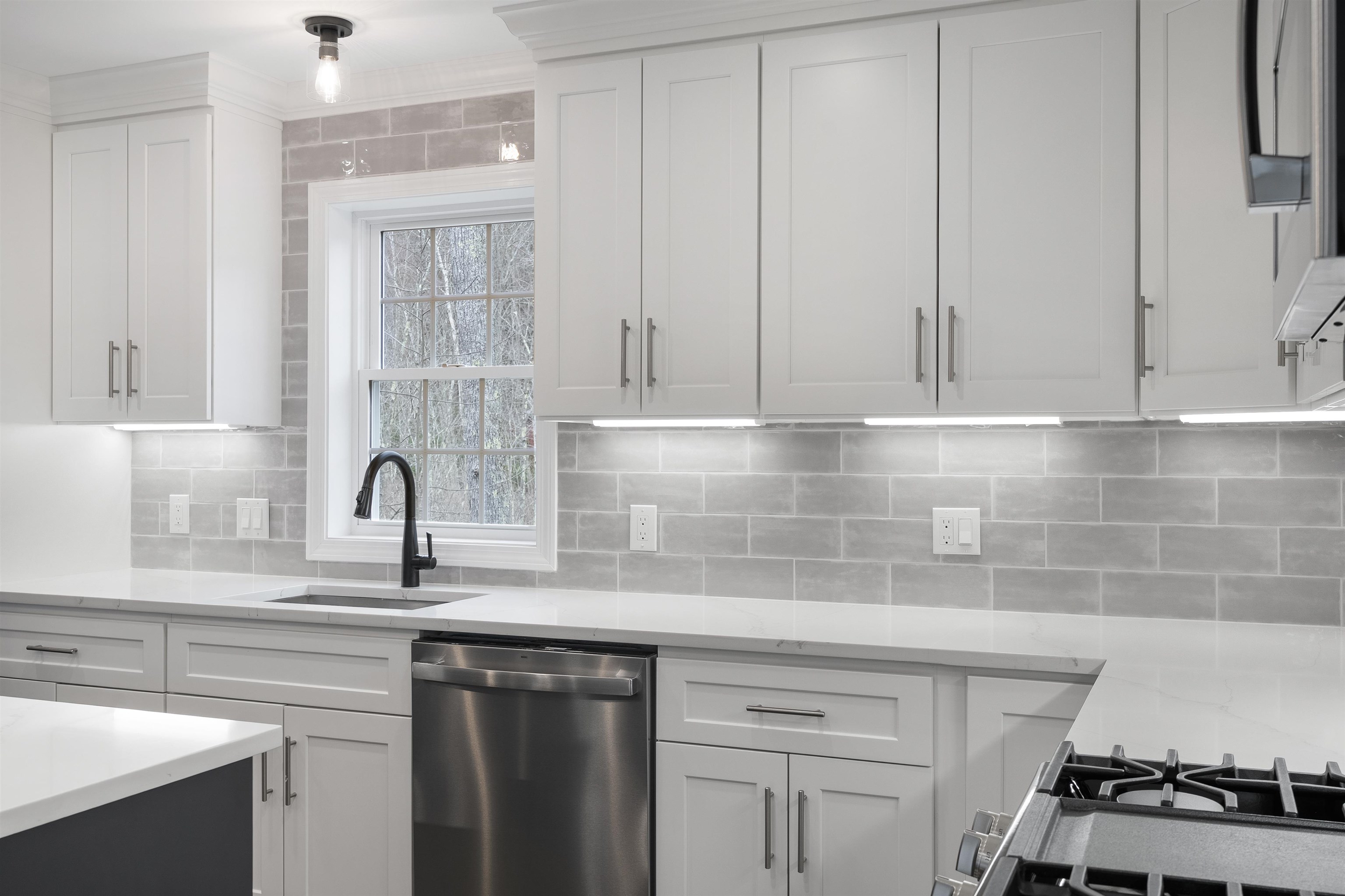 335 Raymond Rd, Chester, NH 03036