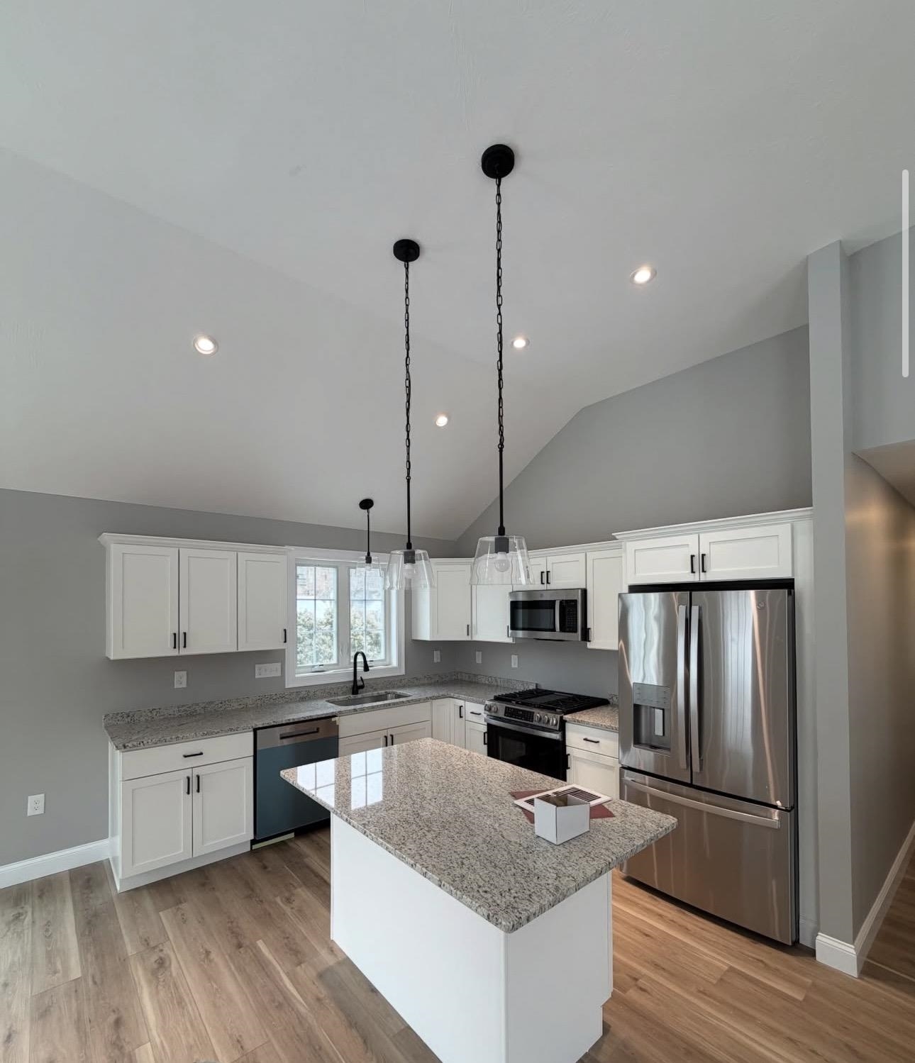 6 Hayden St, Nashua, NH 03060