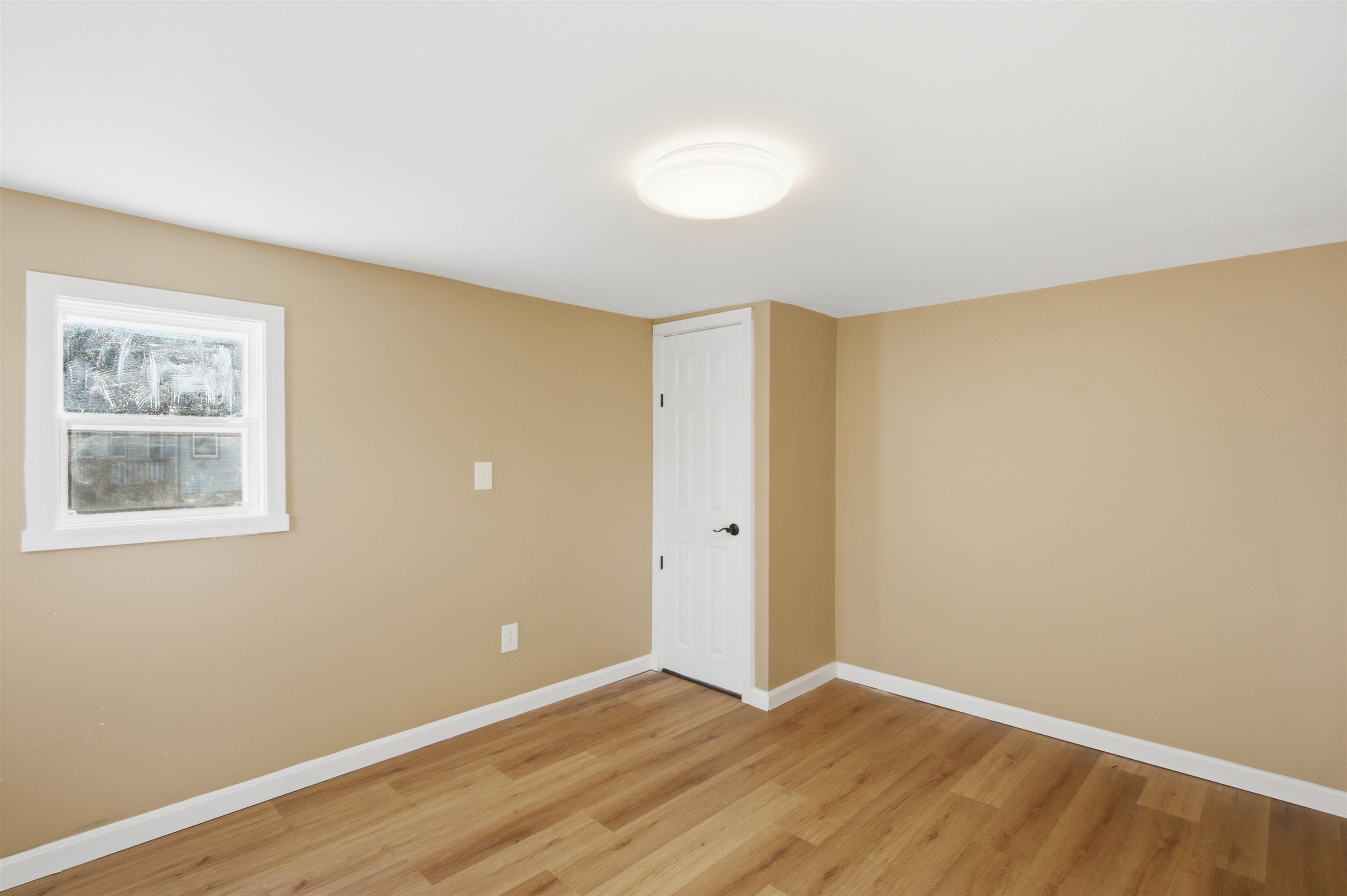 174 South Stark Hw, Weare, NH 03281