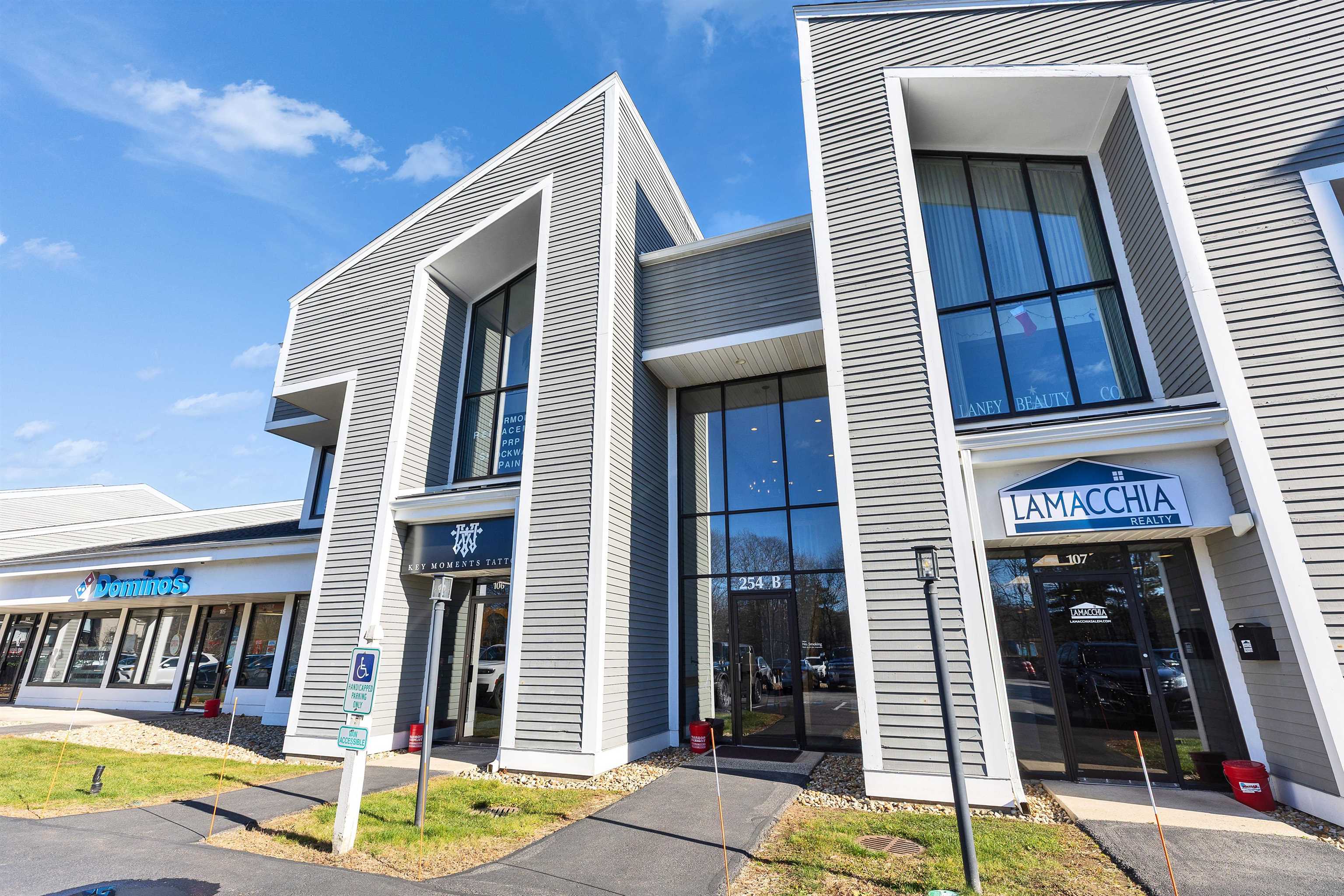 254 N Broadway Way, Salem, NH 03079