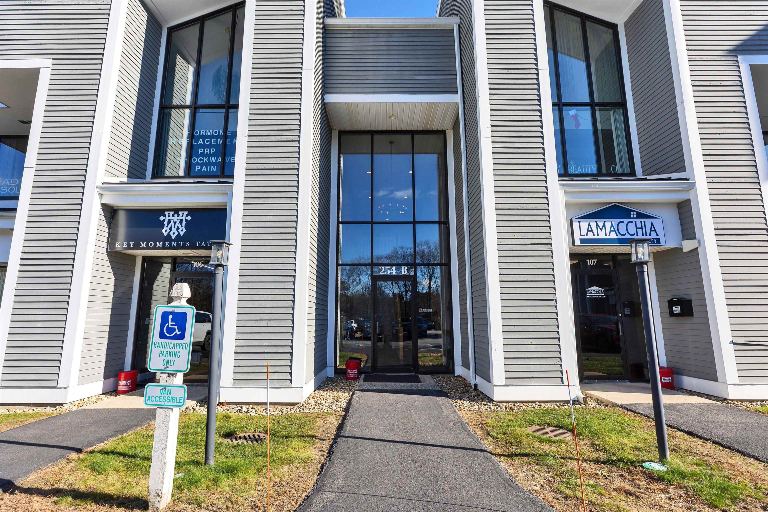 254 N Broadway Way, Salem, NH 03079