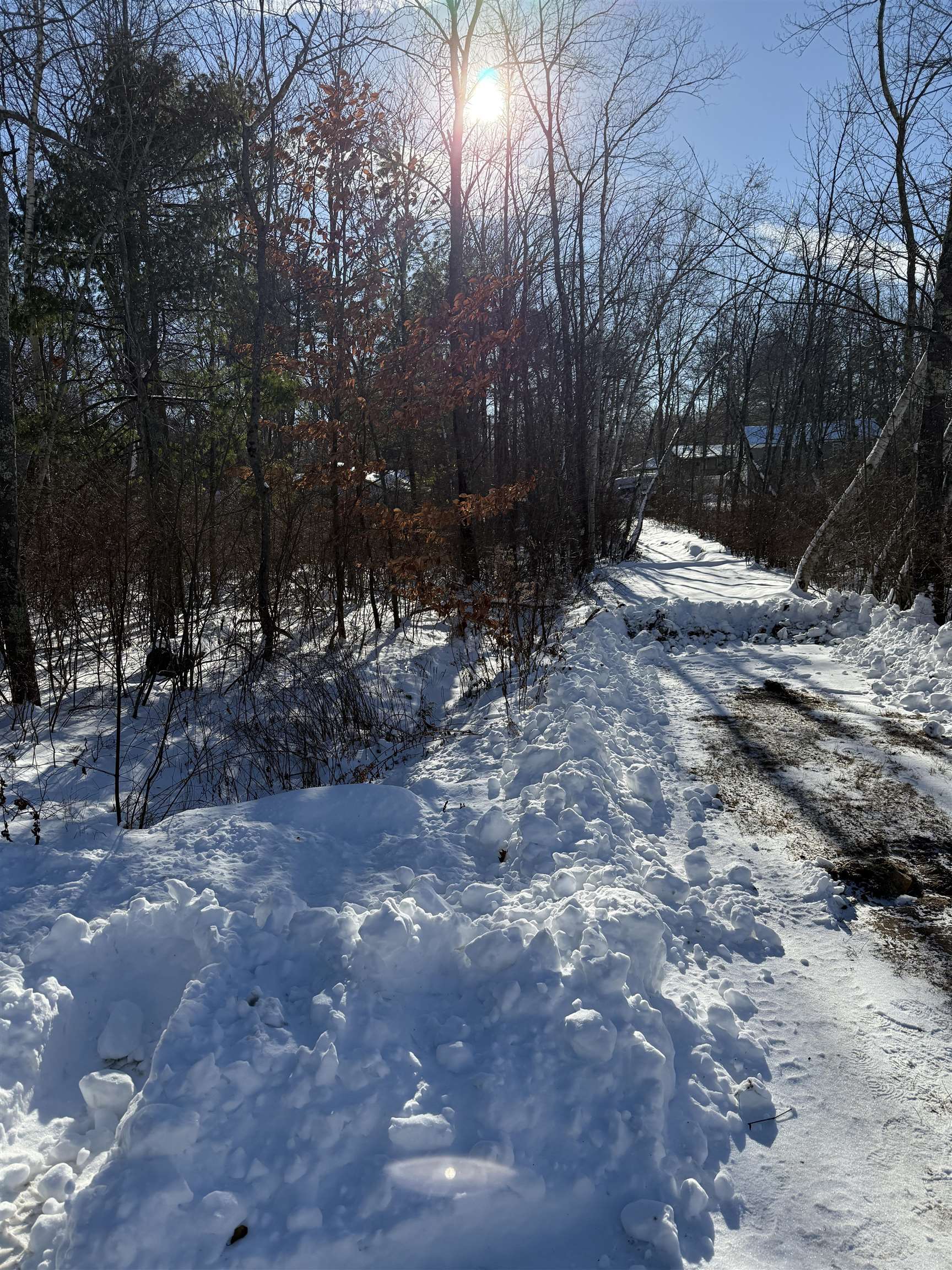 8 Mark Ave, Derry, NH 03038