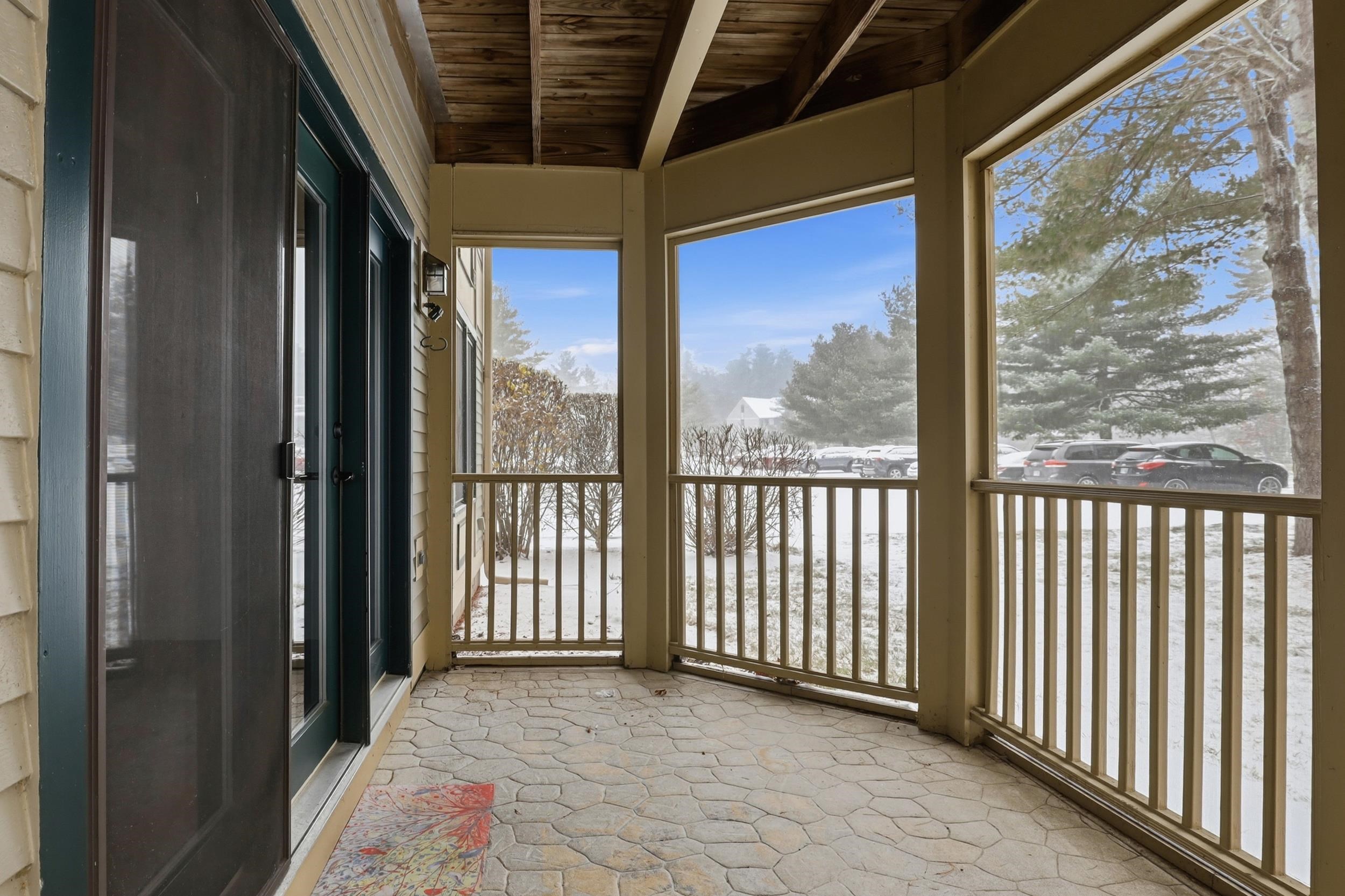 3 Mayfair Ln, Nashua, NH 03063