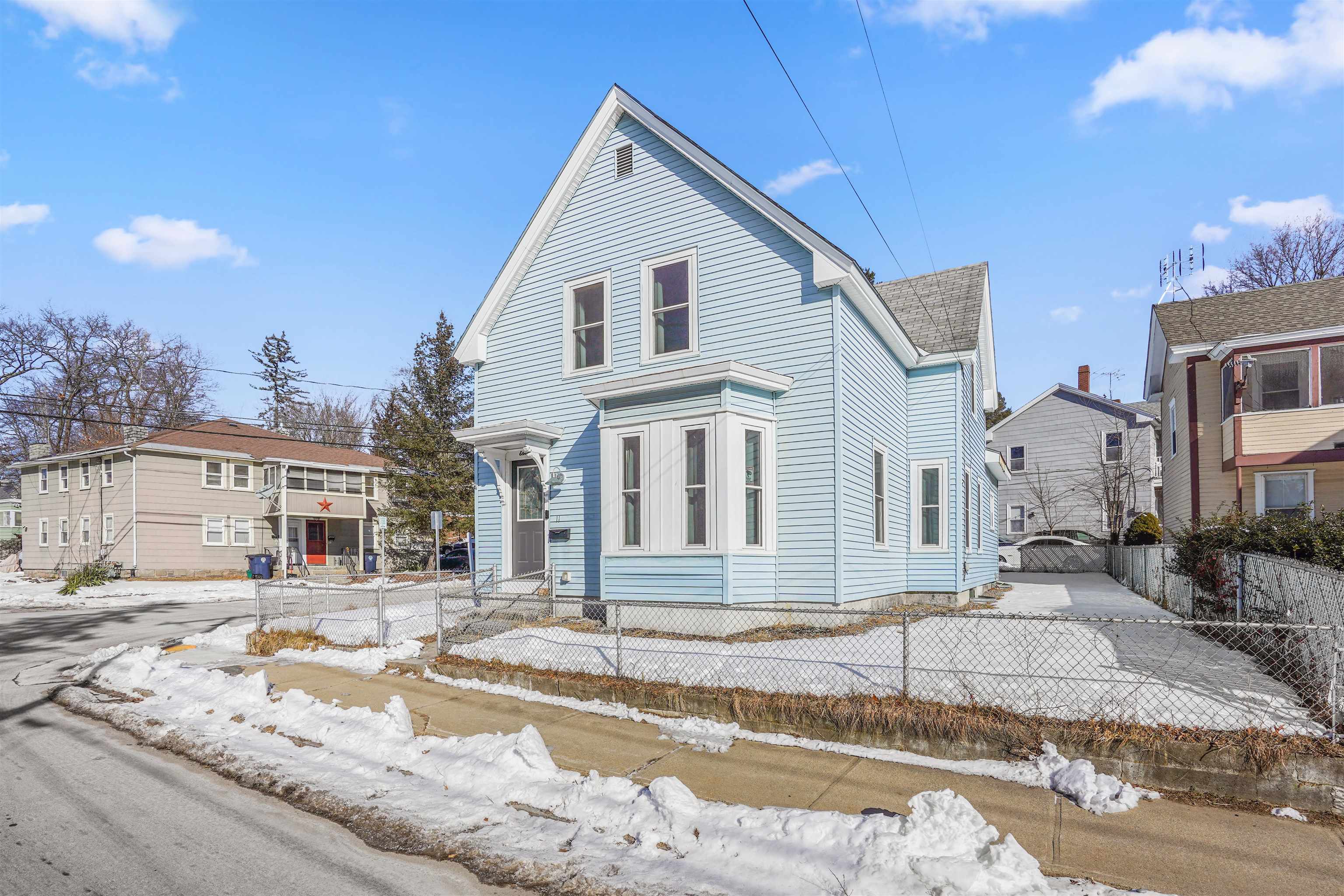 Homes for sale in Nashua, NH | 11 Charles St, Nashua, NH 03064 | MLS# 5071195