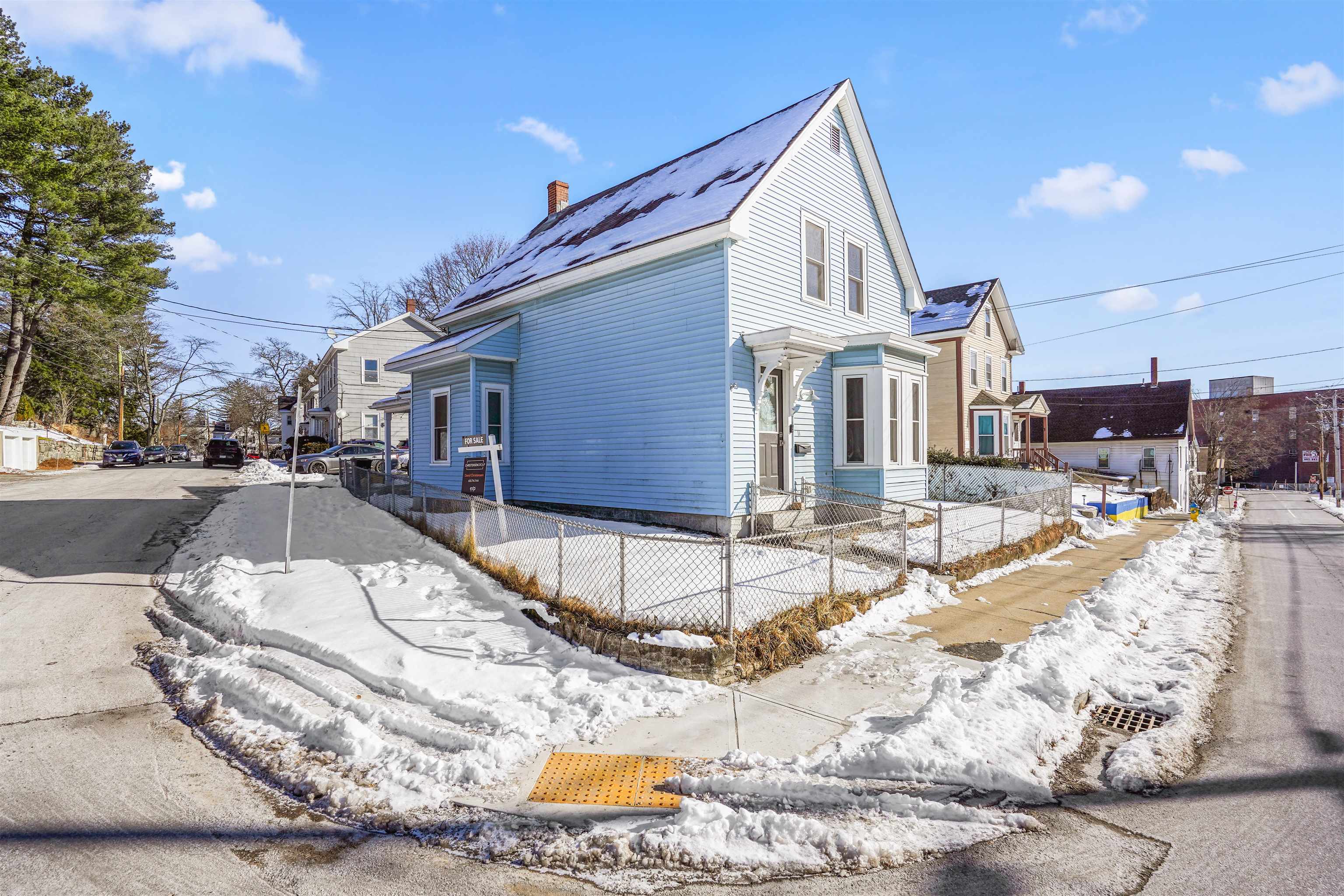 Homes for sale in Nashua, NH | 11 Charles St, Nashua, NH 03064 | MLS# 5071195