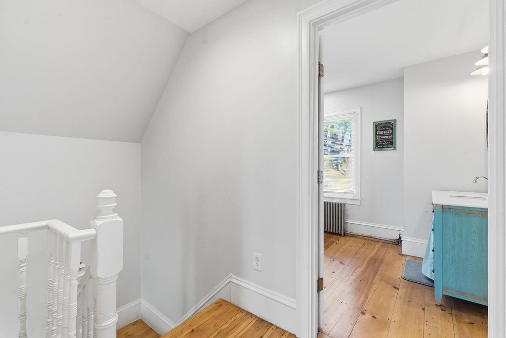 11 Charles St, Nashua, NH 03064