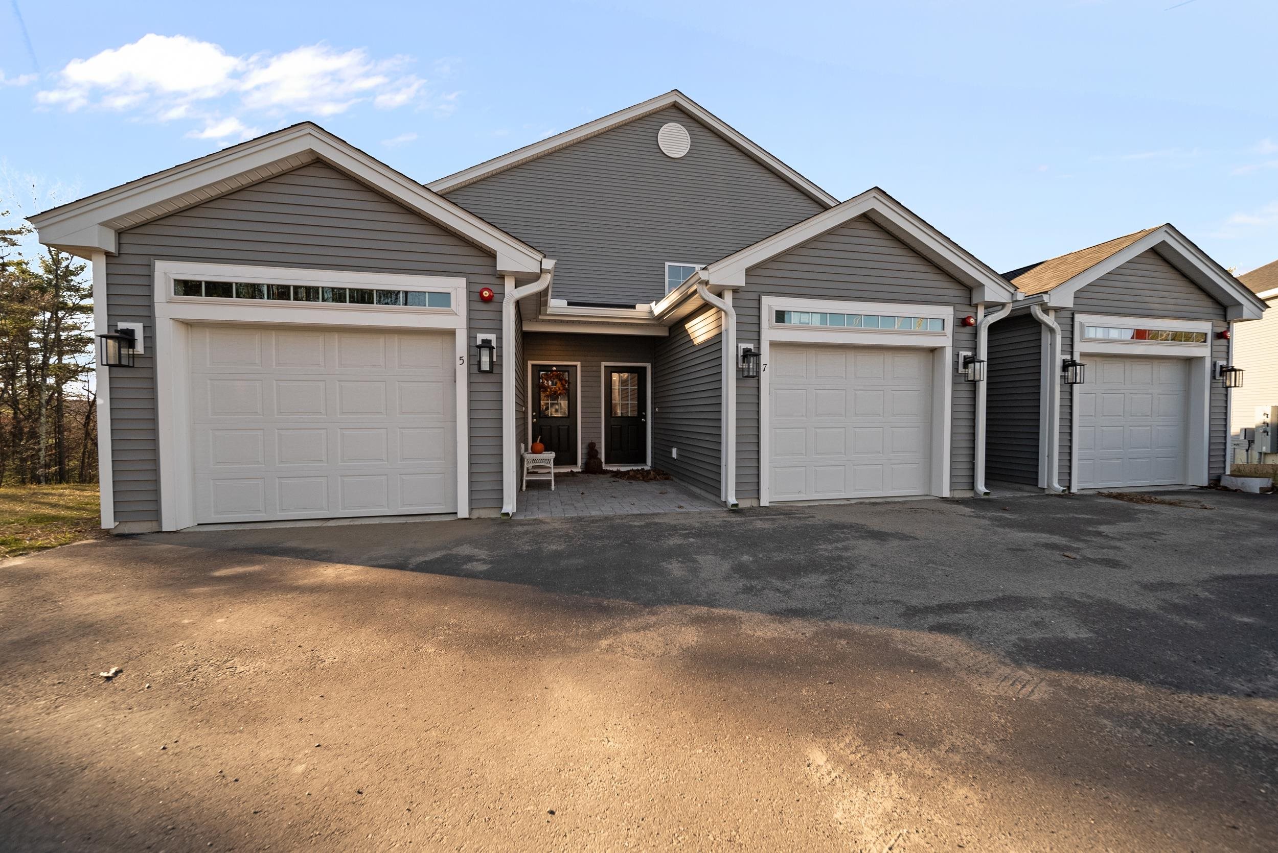 7 Cypress Ln, Windham, NH 03087