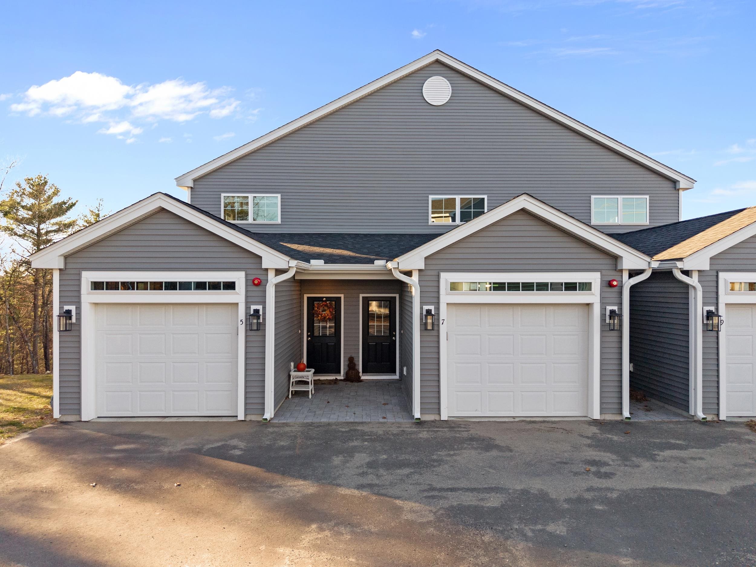 7 Cypress Ln, Windham, NH 03087