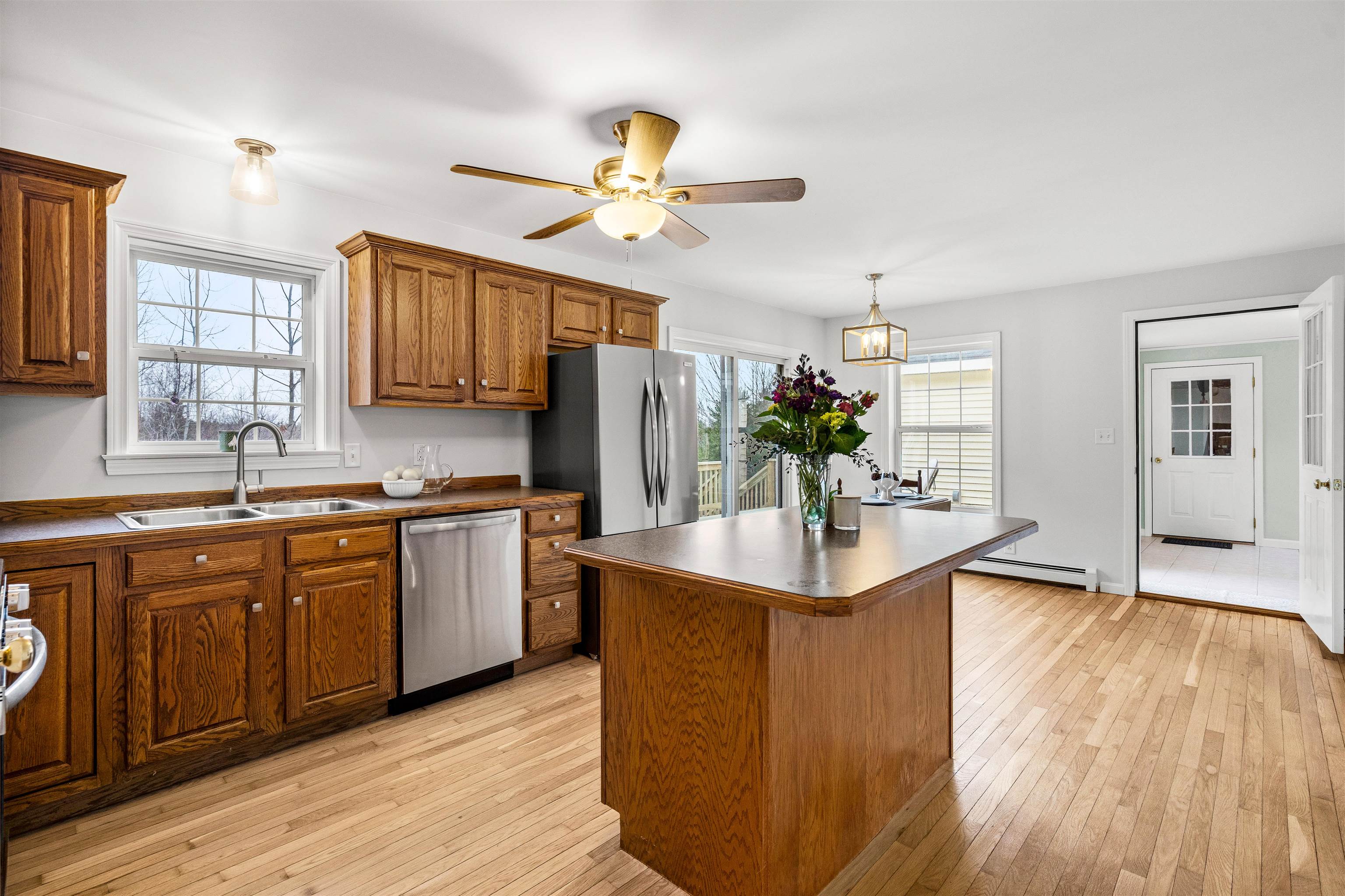 Kitchen/Dining Area