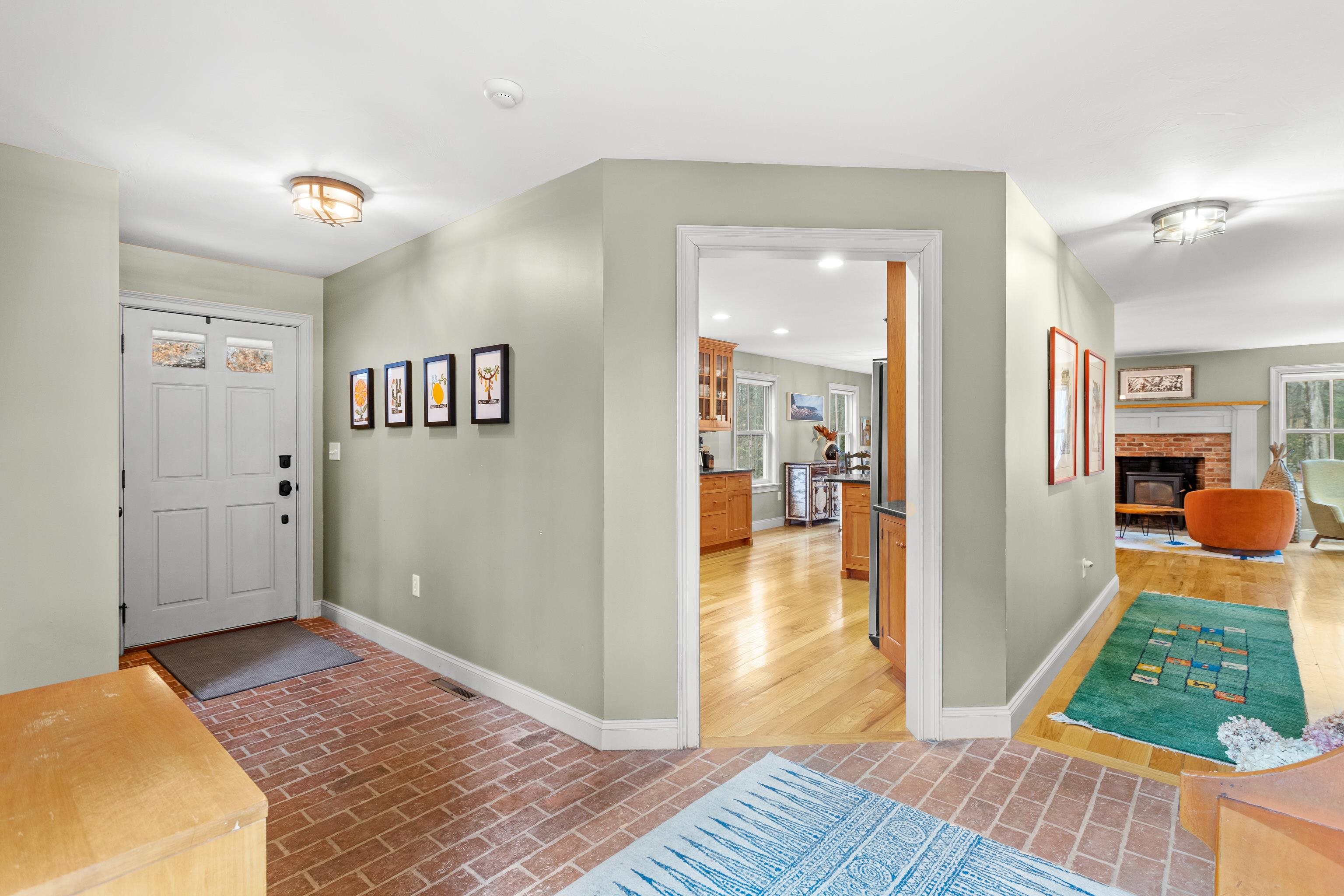 464 Irish Hill Rd, Hopkinton, NH 03229