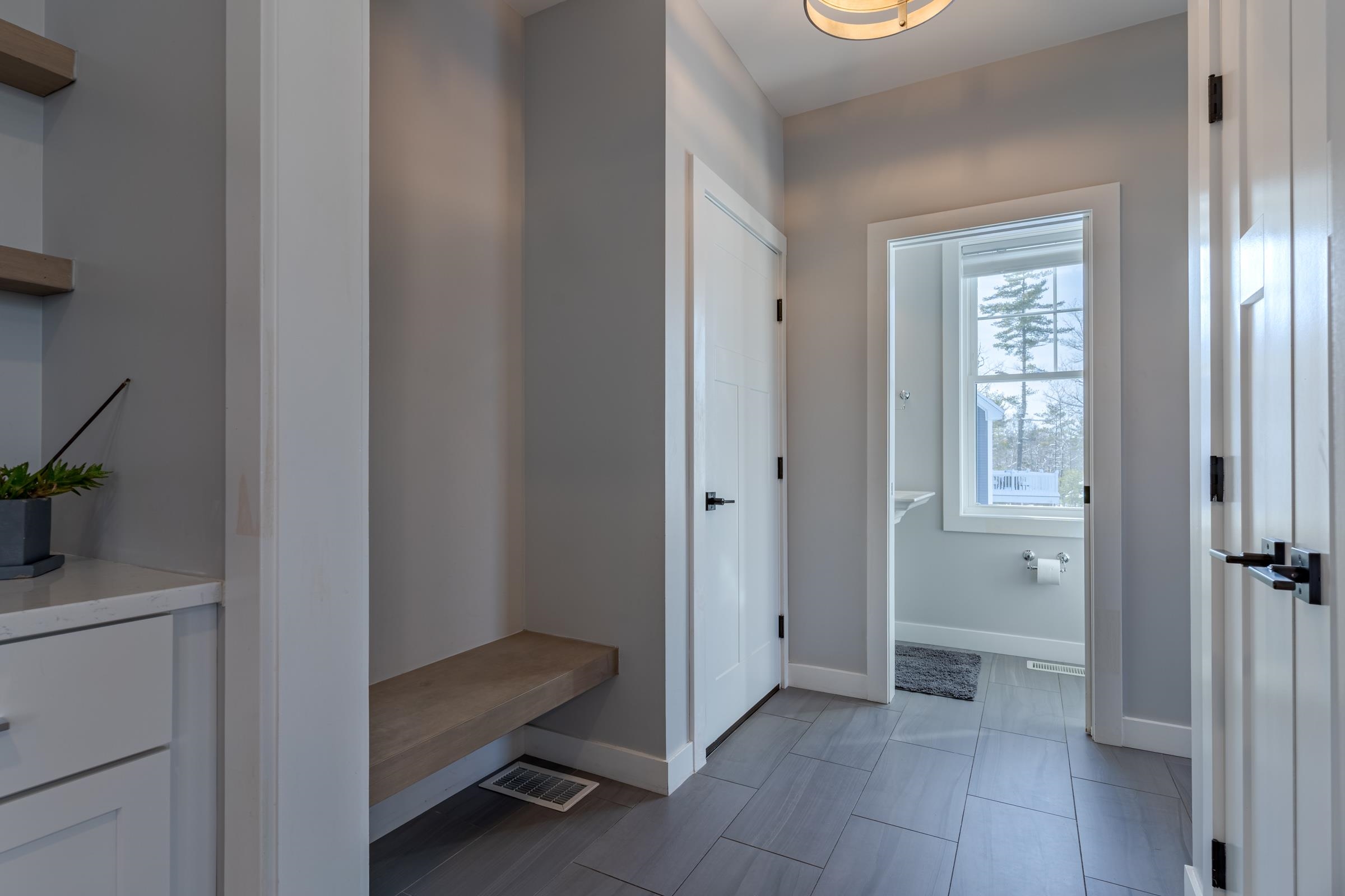 22 Sunrise Cir, Auburn, NH 03032