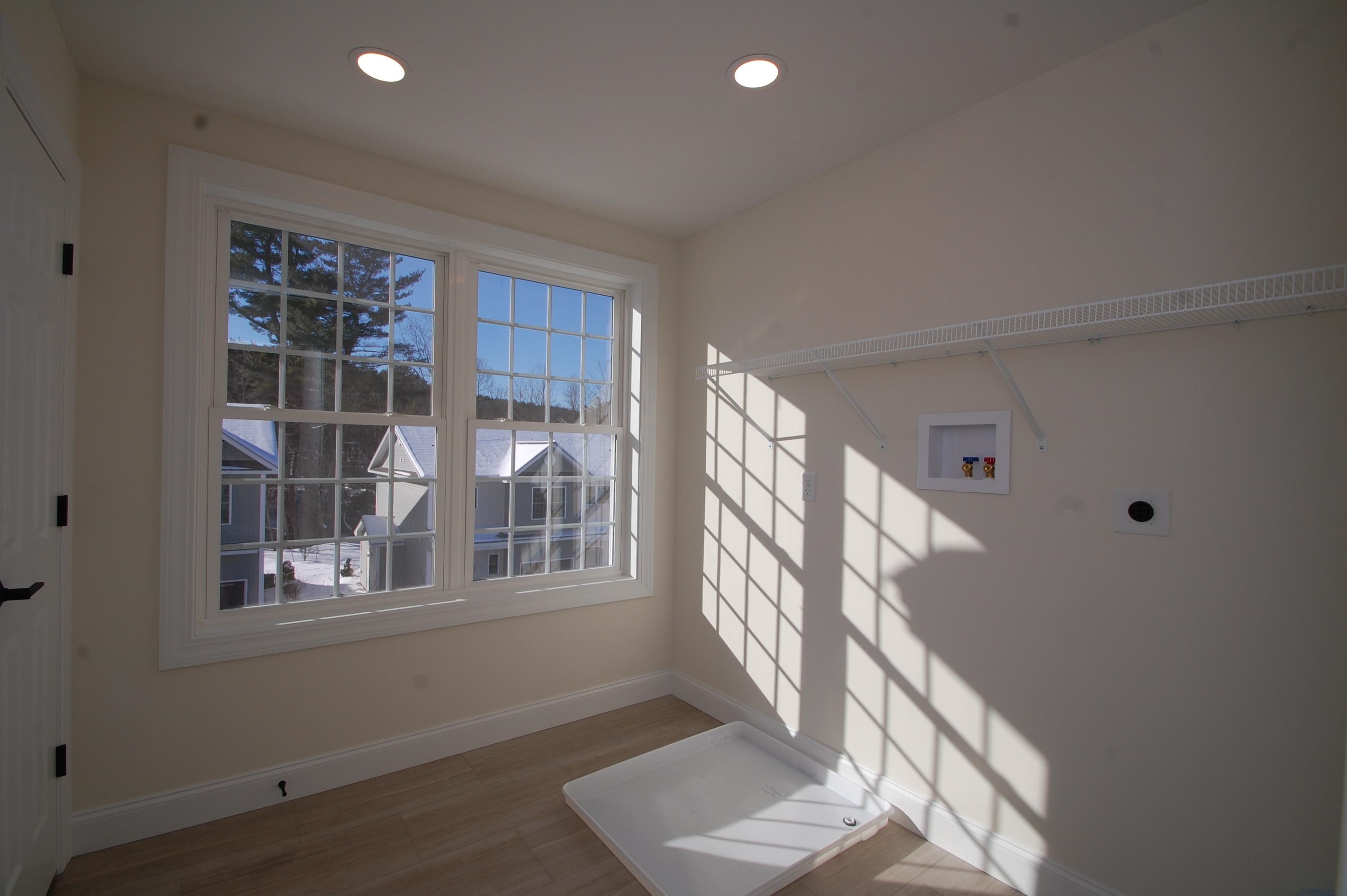 2A Dearborn Cir, Goffstown, NH 03045