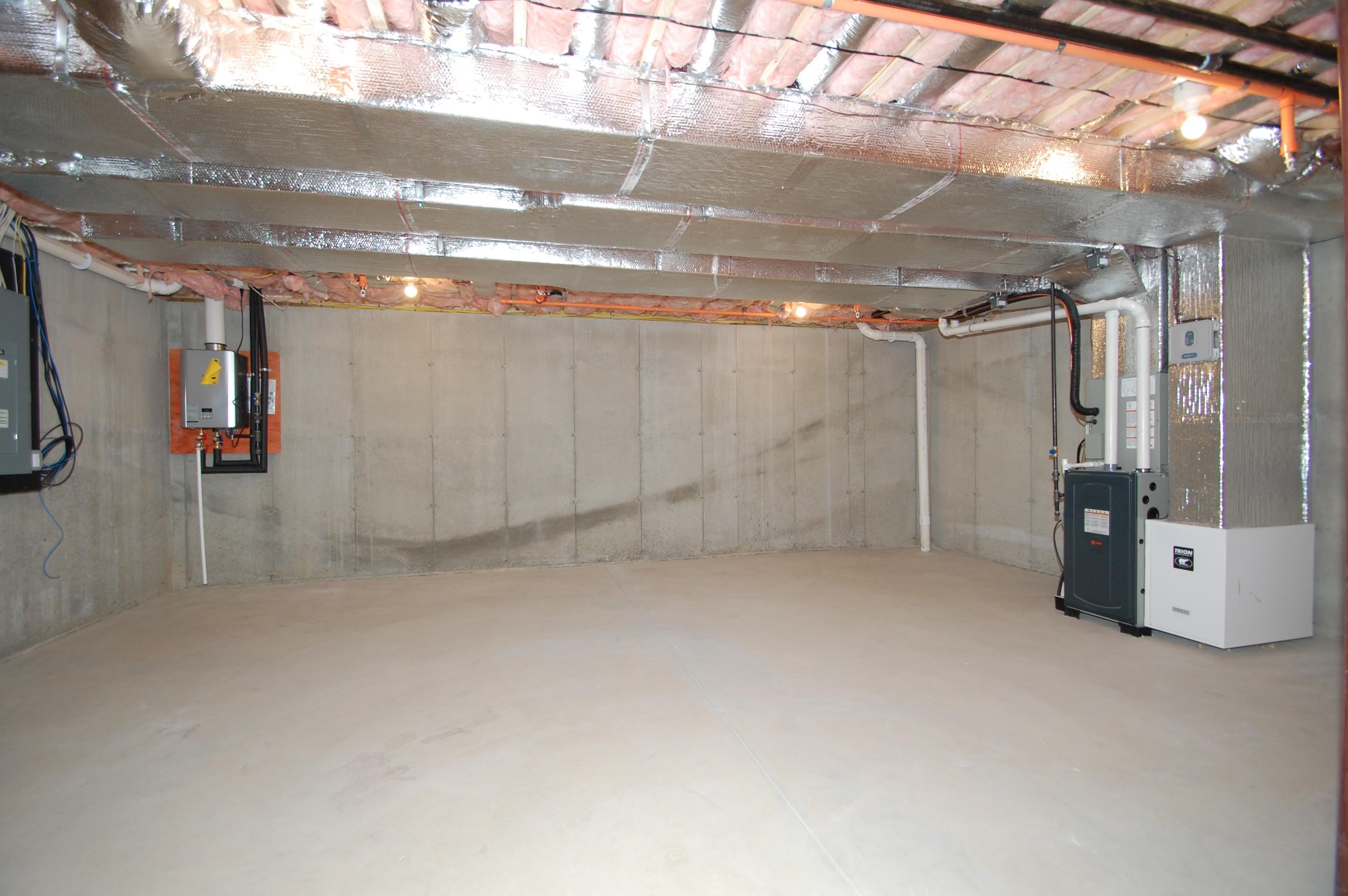 2A Dearborn Cir, Goffstown, NH 03045