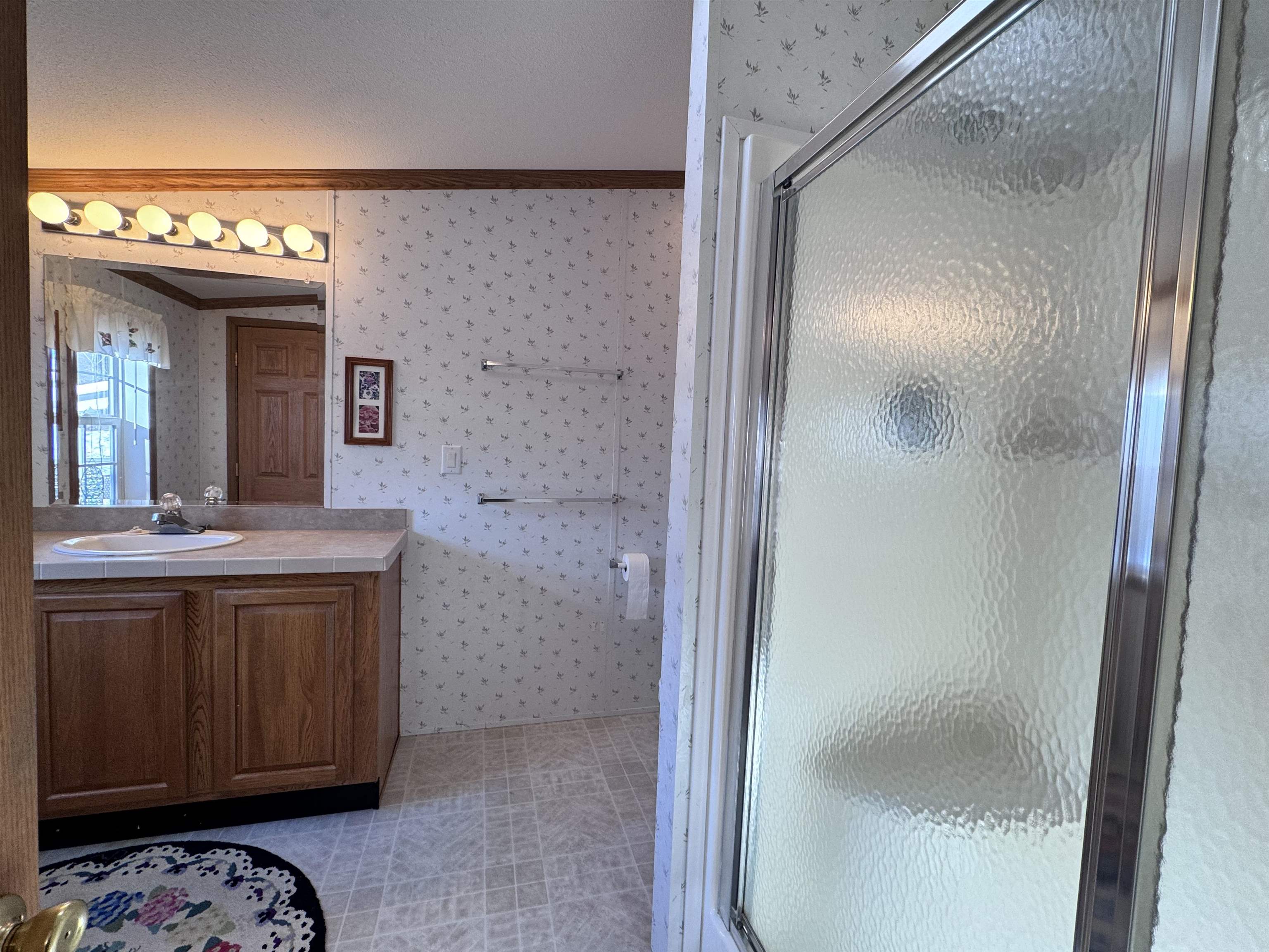 16 Eric Pl, Claremont, NH 03743