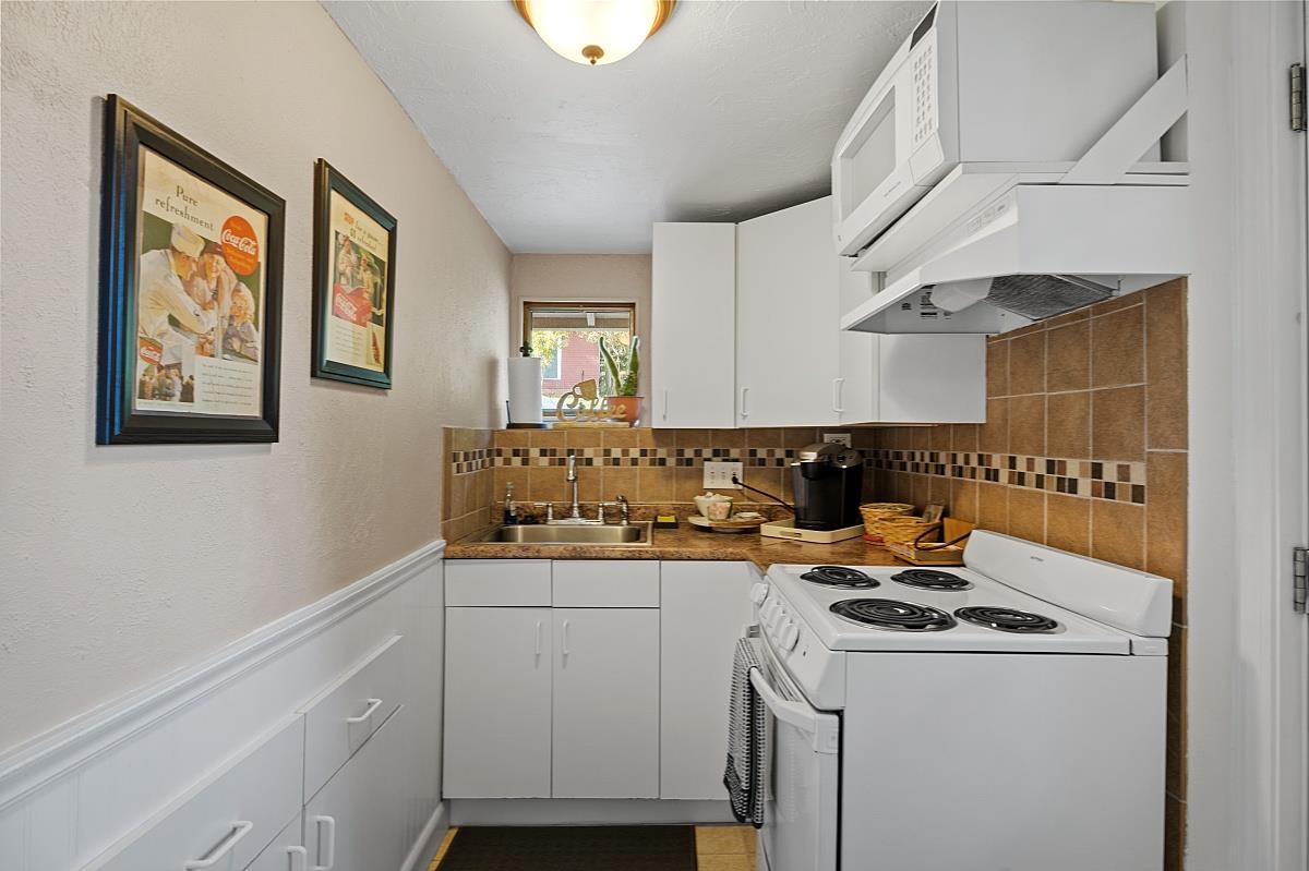 100 Lower Bay Rd, Sanbornton, NH 03269