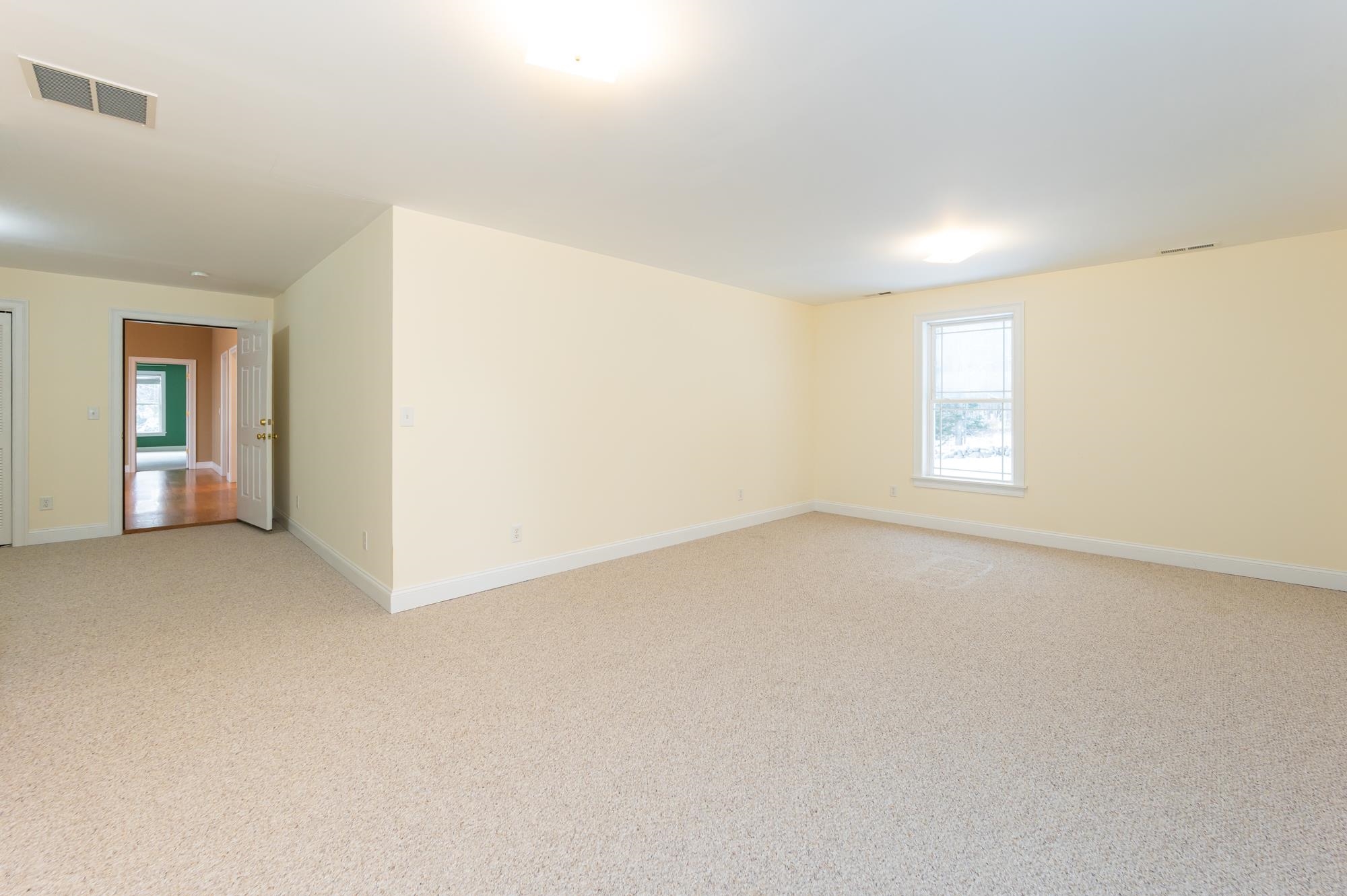 30 Horizon Dr, Goffstown, NH 03045