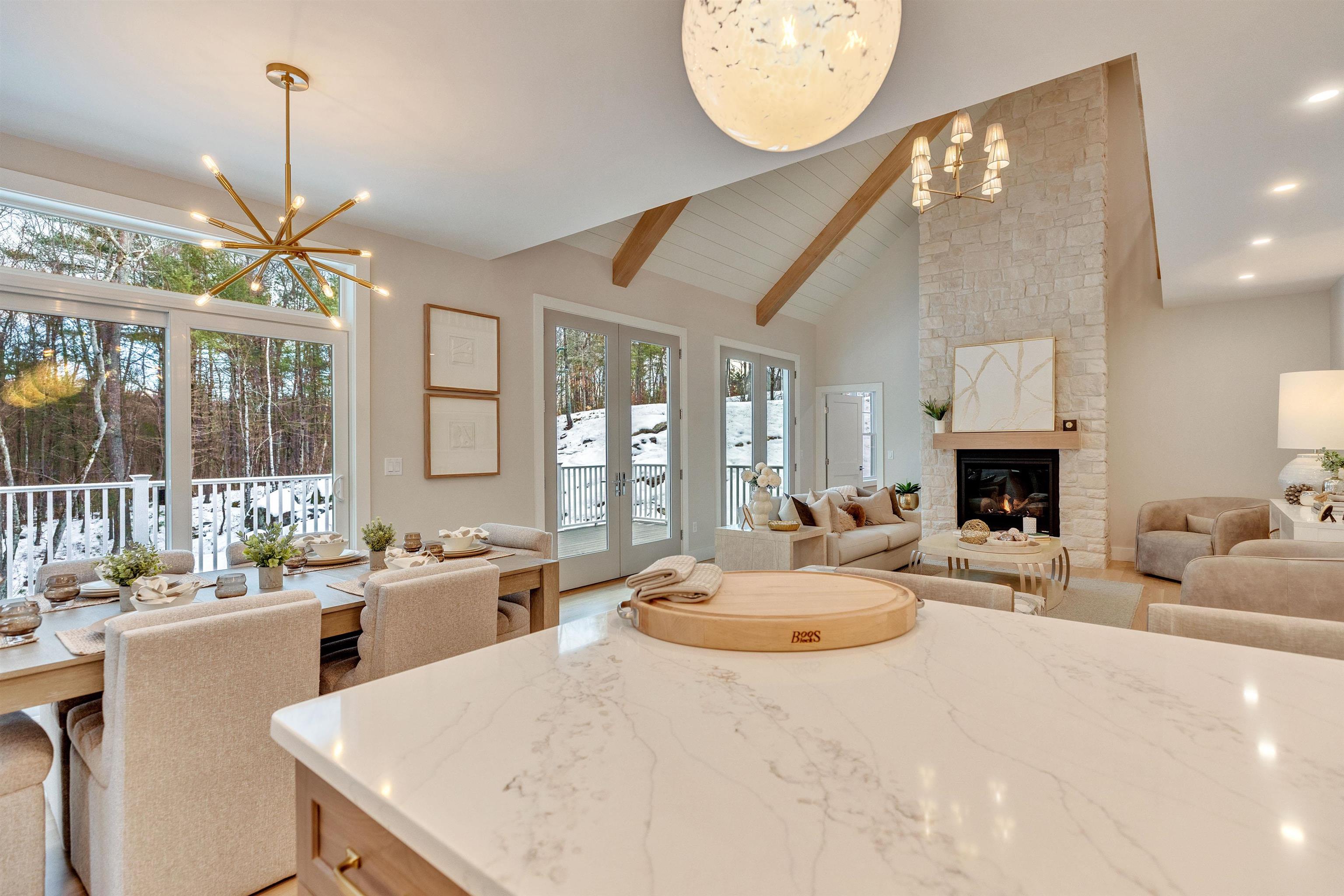 14 Overlook Cir, Auburn, NH 03032