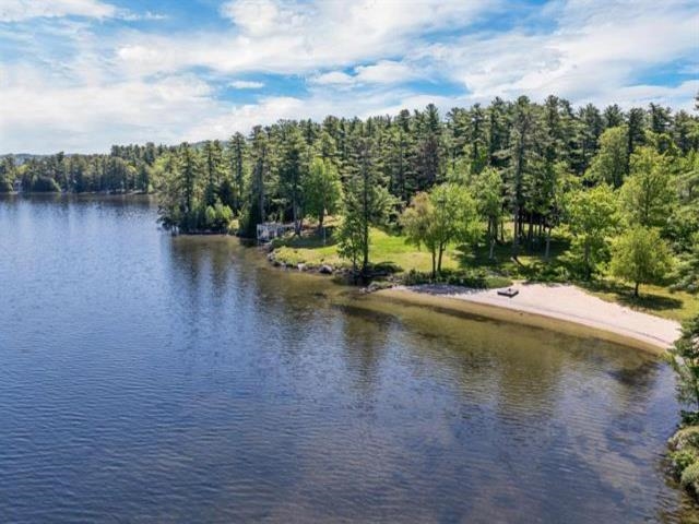 42 Point Breeze Rd, Wolfeboro, NH 03894