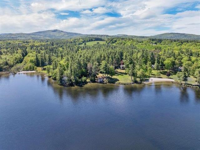 42 Point Breeze Rd, Wolfeboro, NH 03894