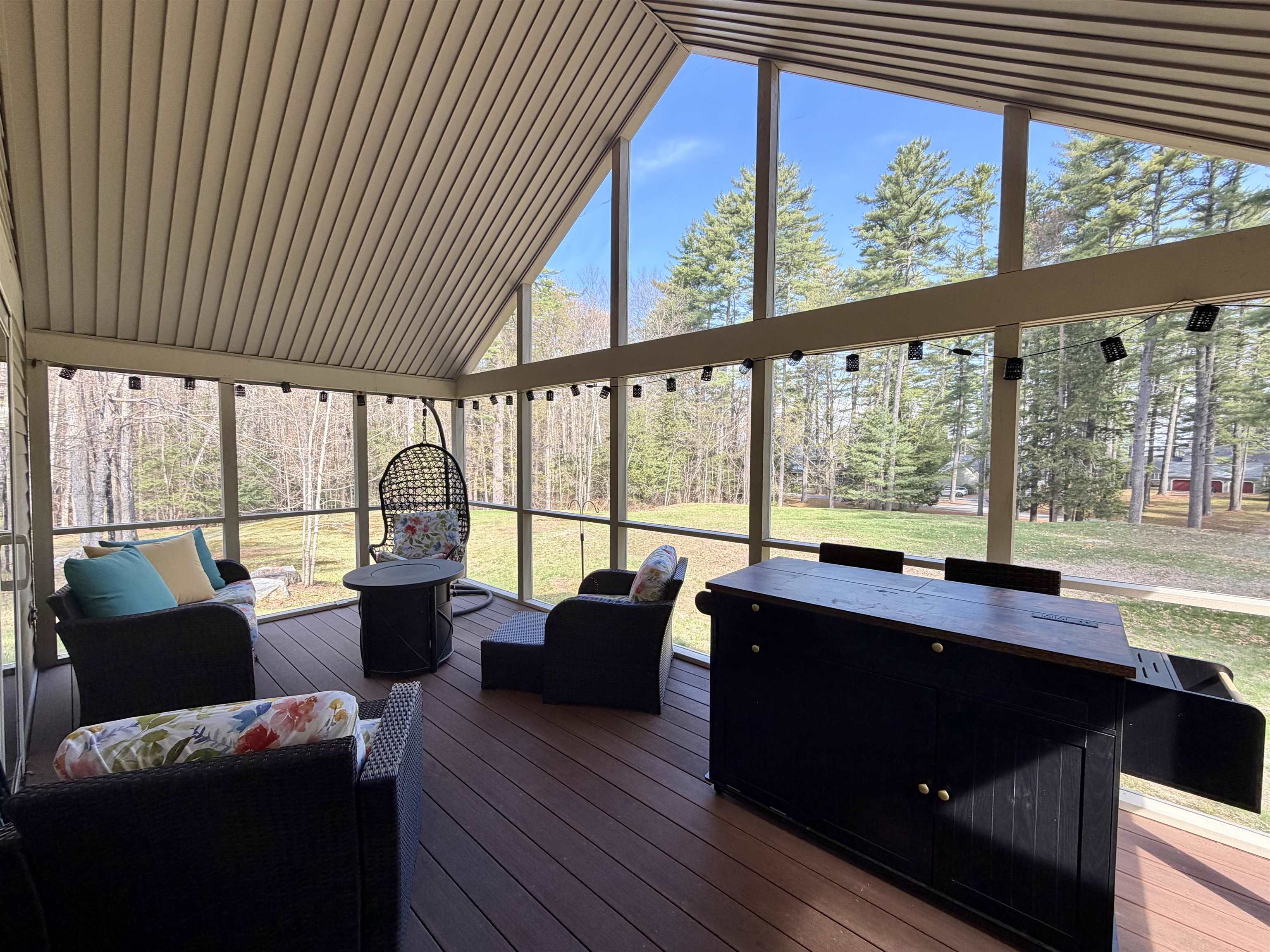 42 Point Breeze Rd, Wolfeboro, NH 03894
