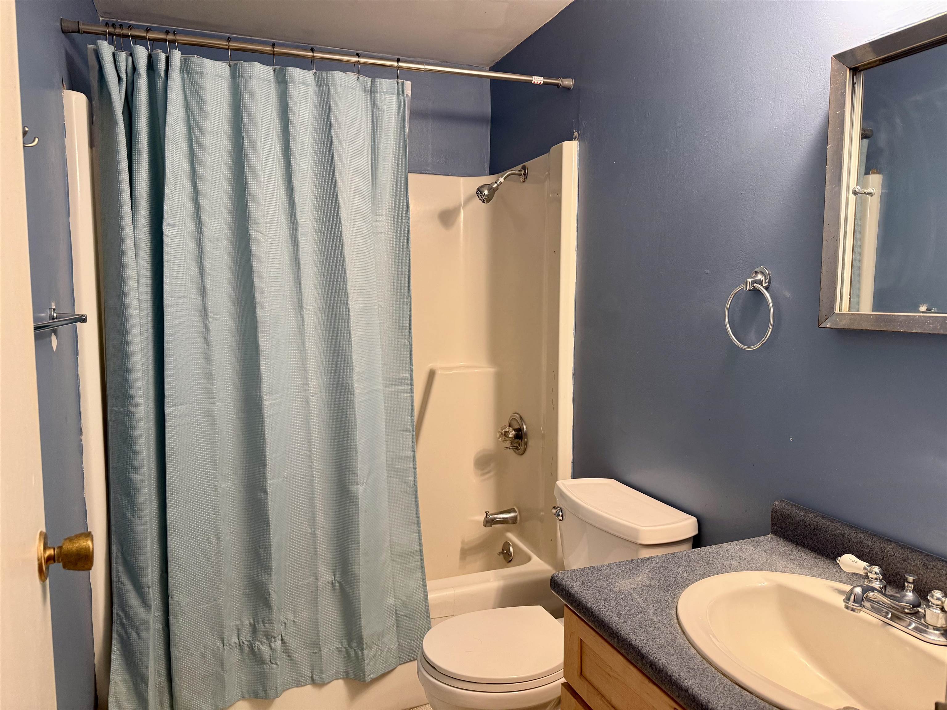 29 Quaker Ln, Barrington, NH 03825