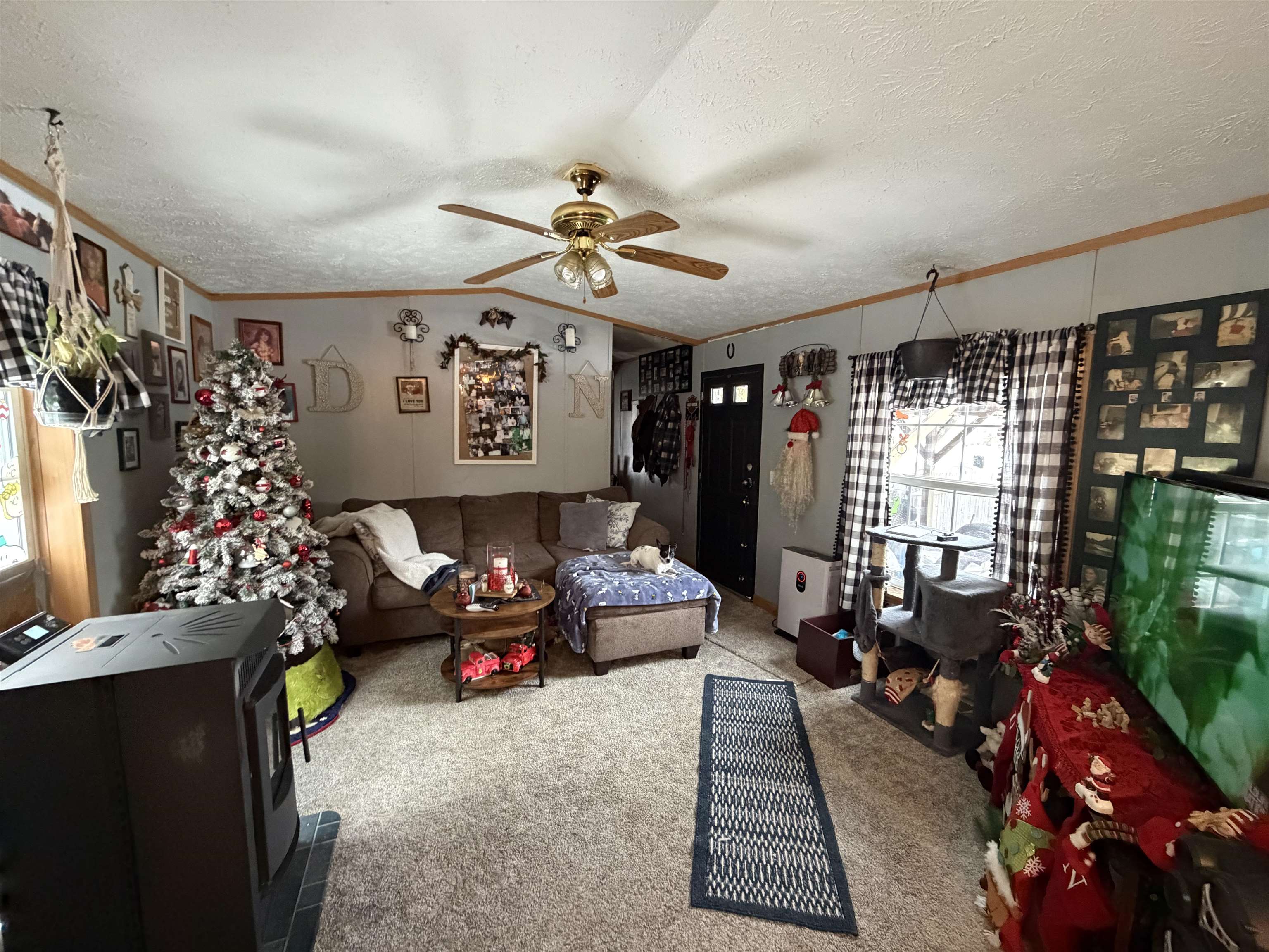 12 Wetherby Dr, Winchester, NH 03470