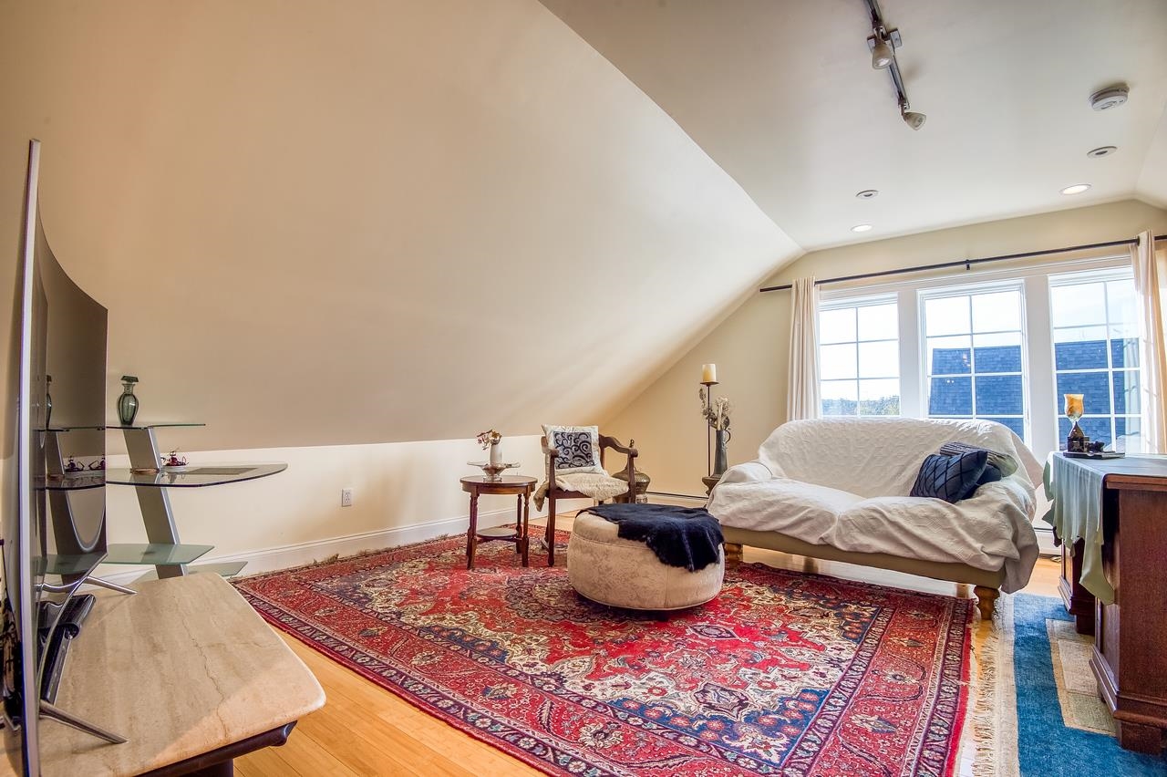 146 Calef Hw, Barrington, NH 03825