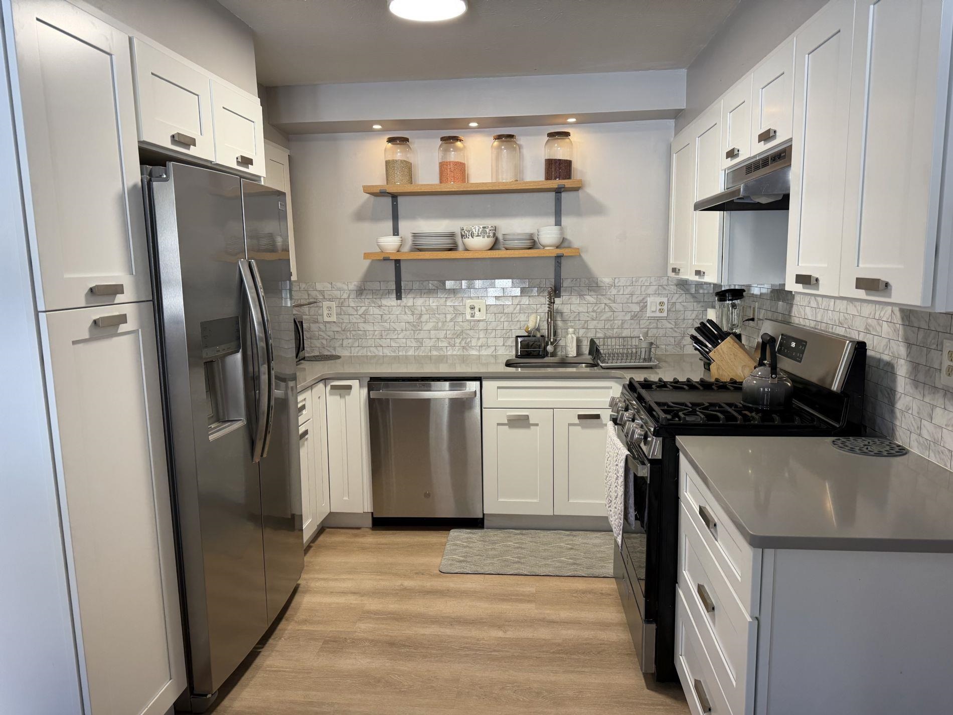 38 Tideview Dr, Dover, NH 03820