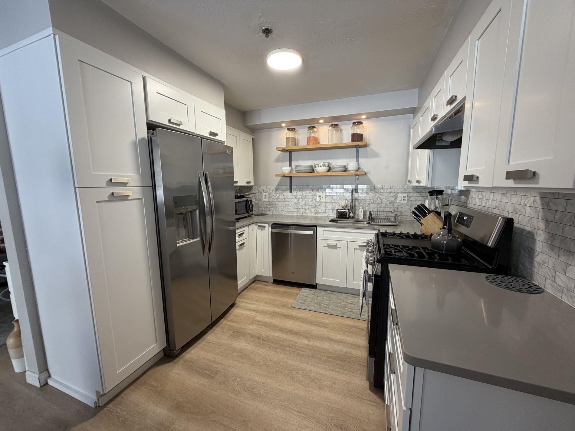 38 Tideview Dr, Dover, NH 03820