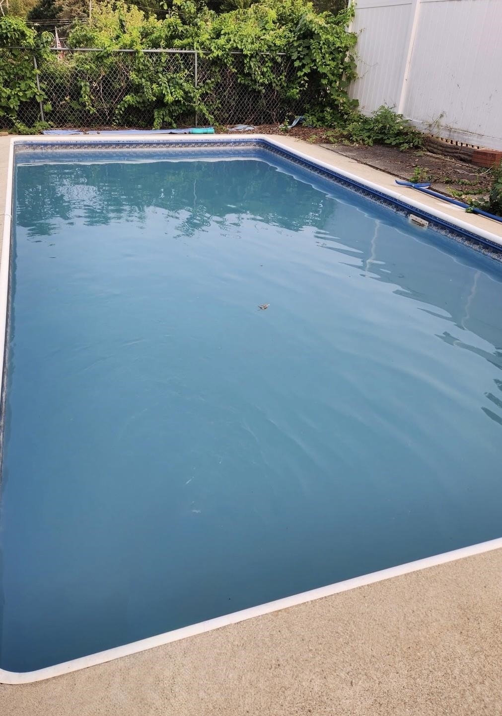 2 Wakefield Dr, Nashua, NH 03062