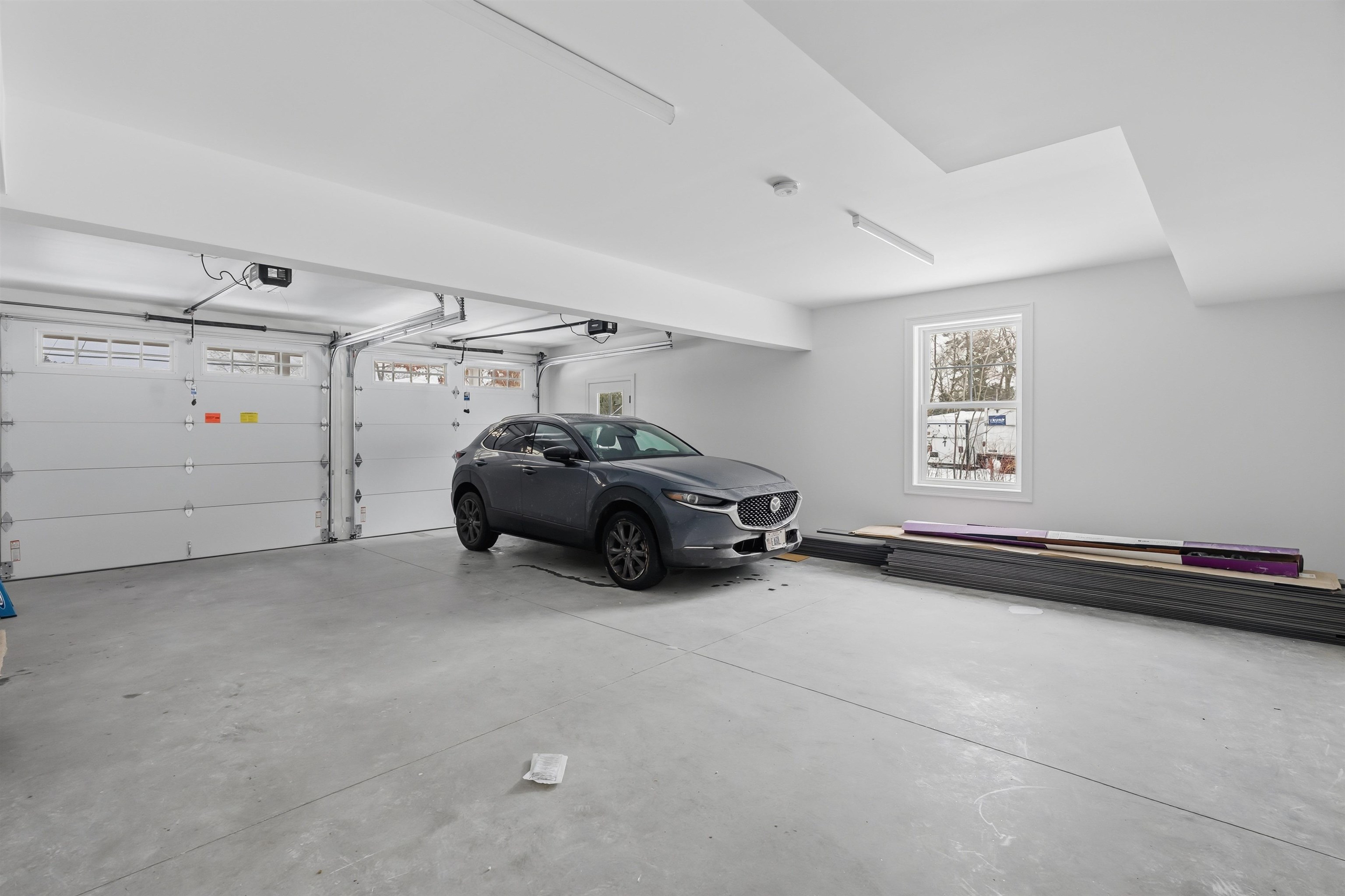 182 Shore Dr, Salem, NH 03079