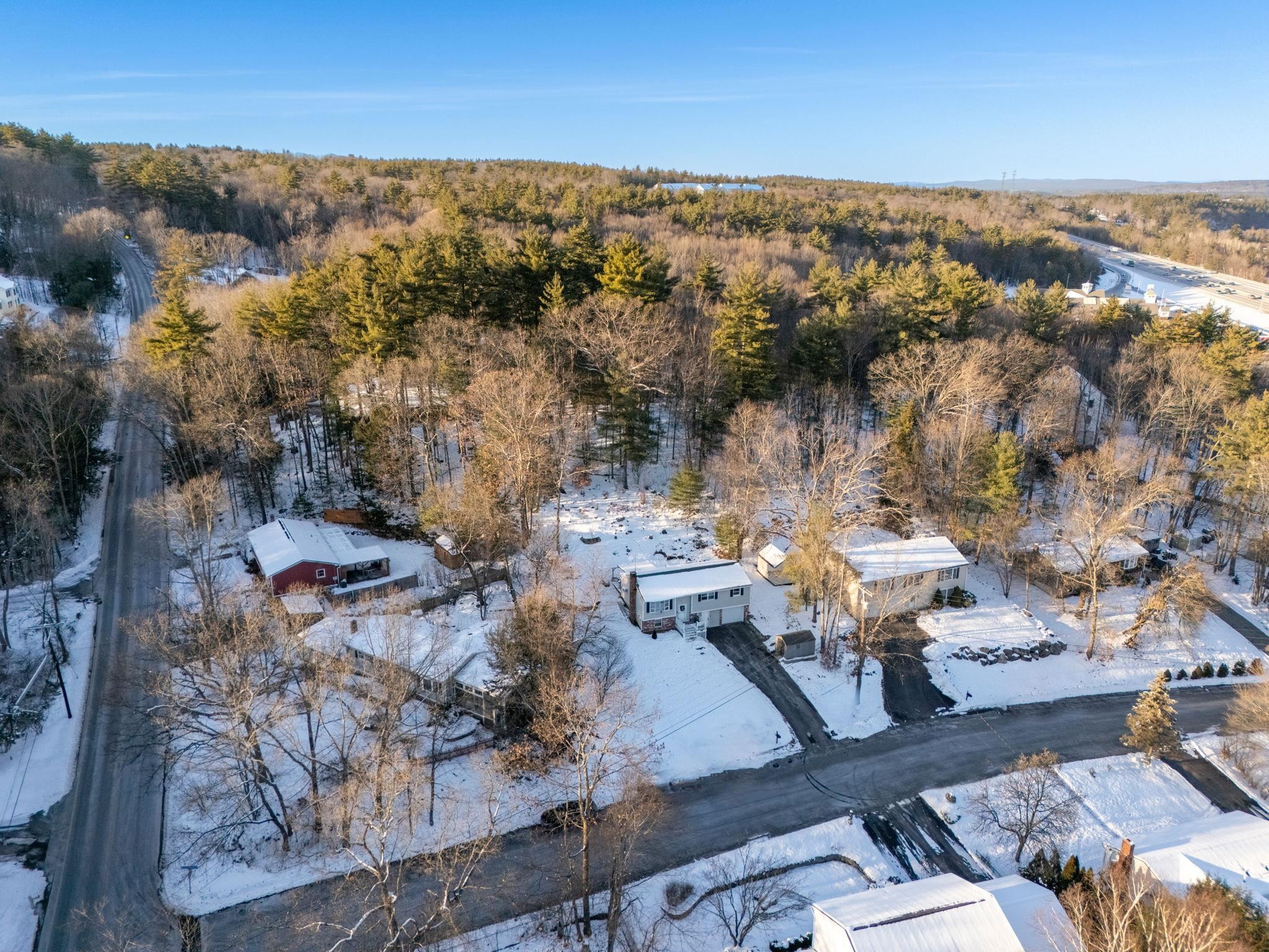 2 Brandywine Dr, Hooksett, NH 03106