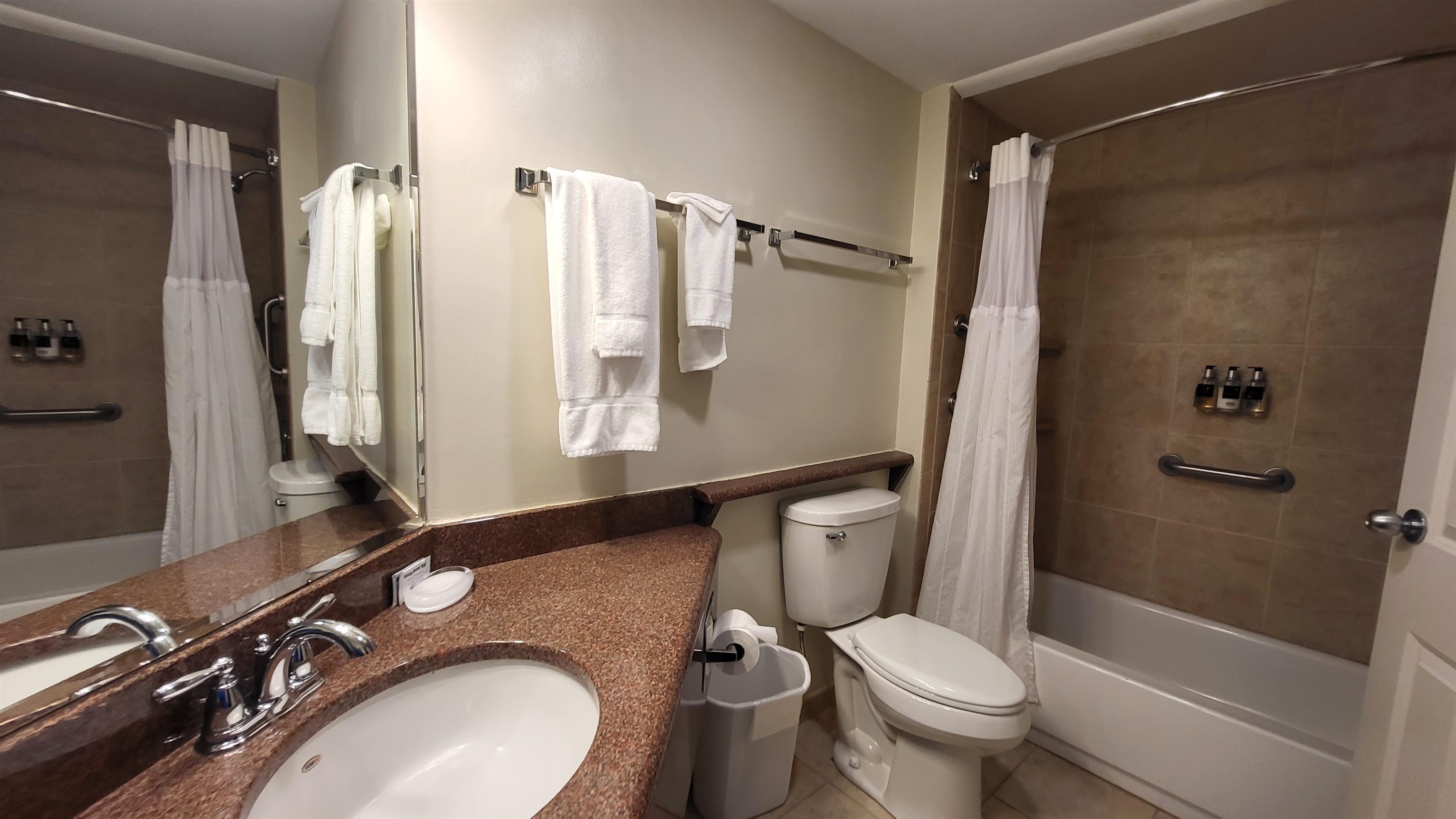 2 full baths 1 ea. side