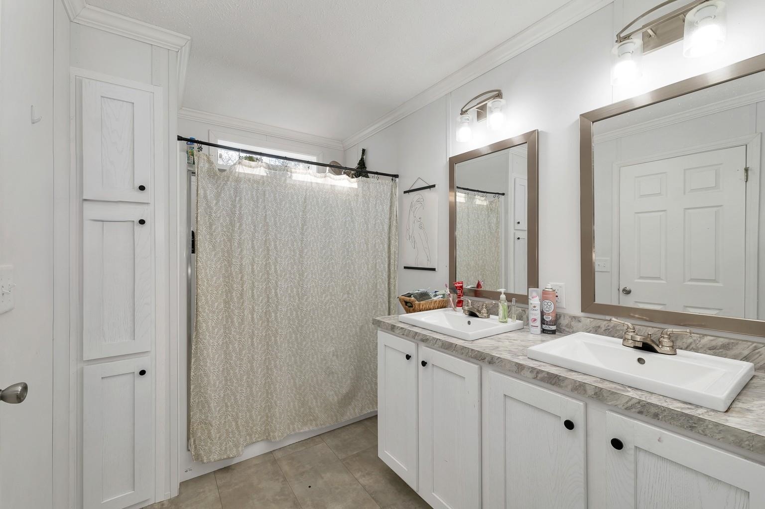 23 Dartmouth Cir, Newmarket, NH 03857