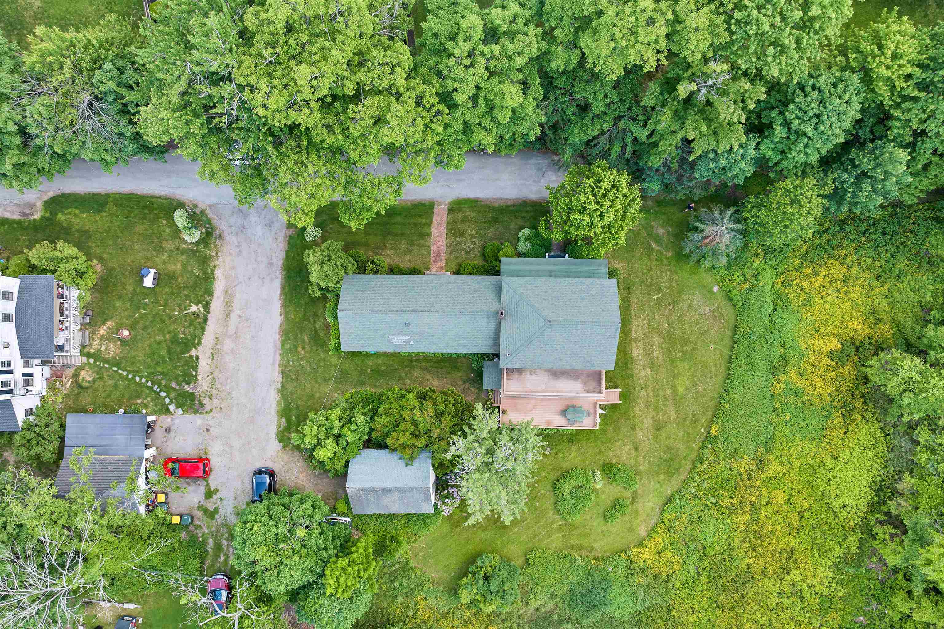 27 Wentworth Ave, Laconia, NH 03246