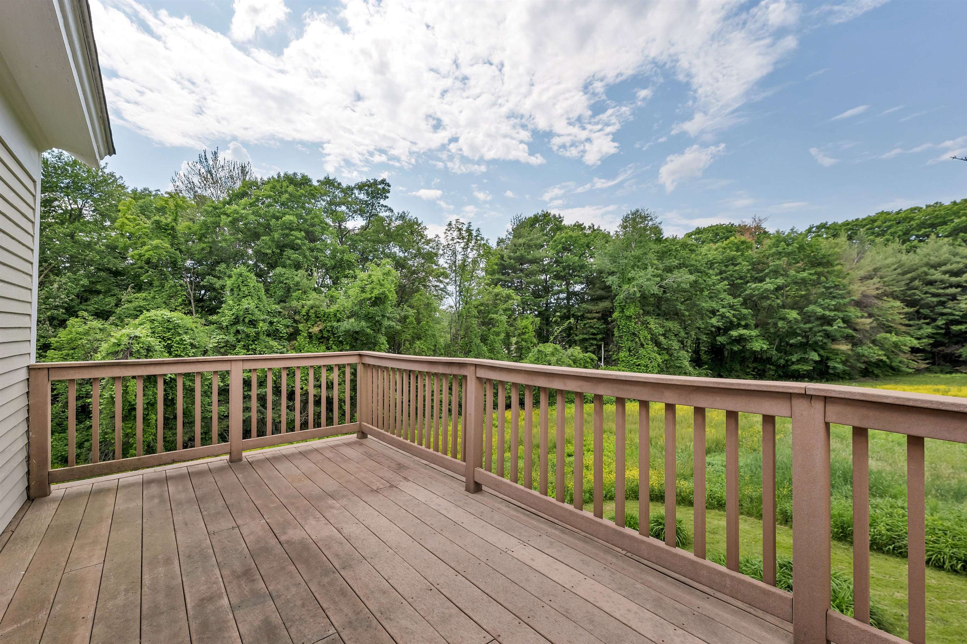 27 Wentworth Ave, Laconia, NH 03246