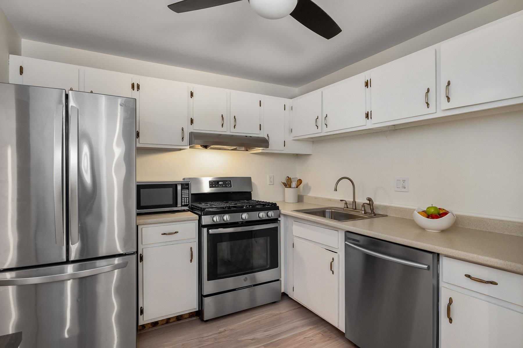 4 Brookside Dr, Exeter, NH 03833